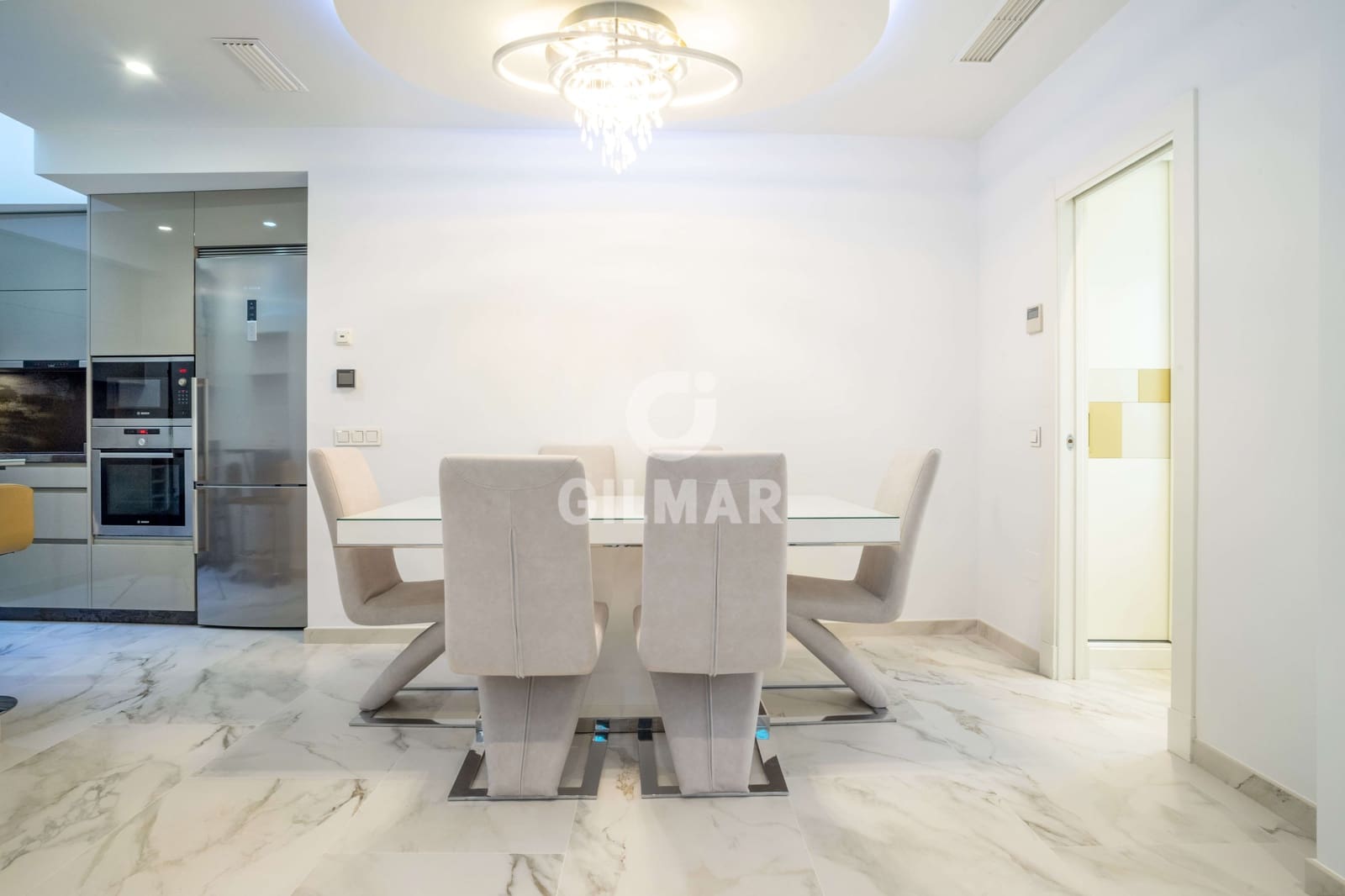 3 soveværelse Rækkehus til salg i Estepona med garage - € 1.400.000 (Ref: 9205966)