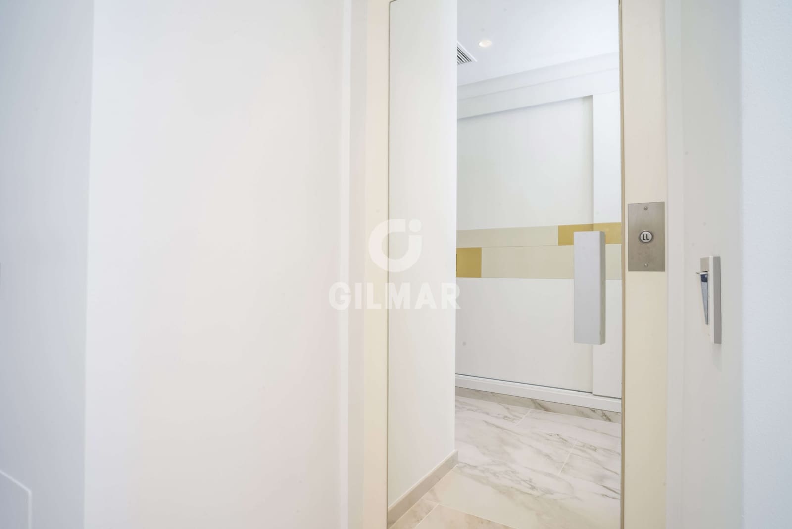 3 soveværelse Rækkehus til salg i Estepona med garage - € 1.400.000 (Ref: 9205966)