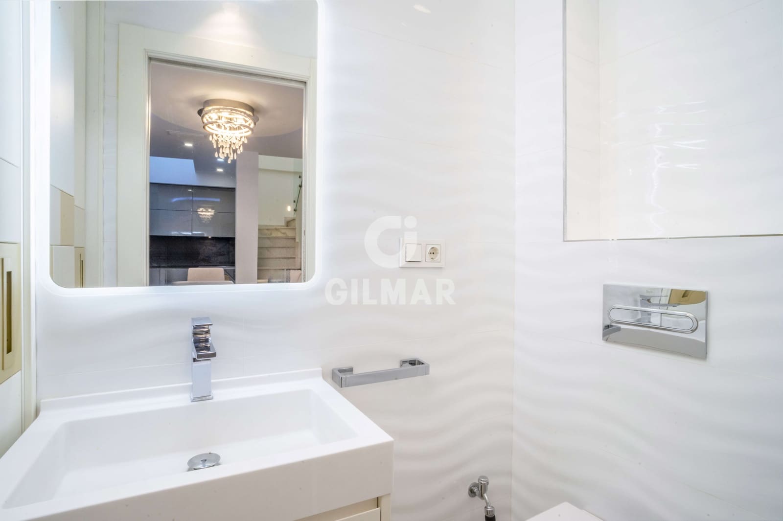 3 soveværelse Rækkehus til salg i Estepona med garage - € 1.400.000 (Ref: 9205966)