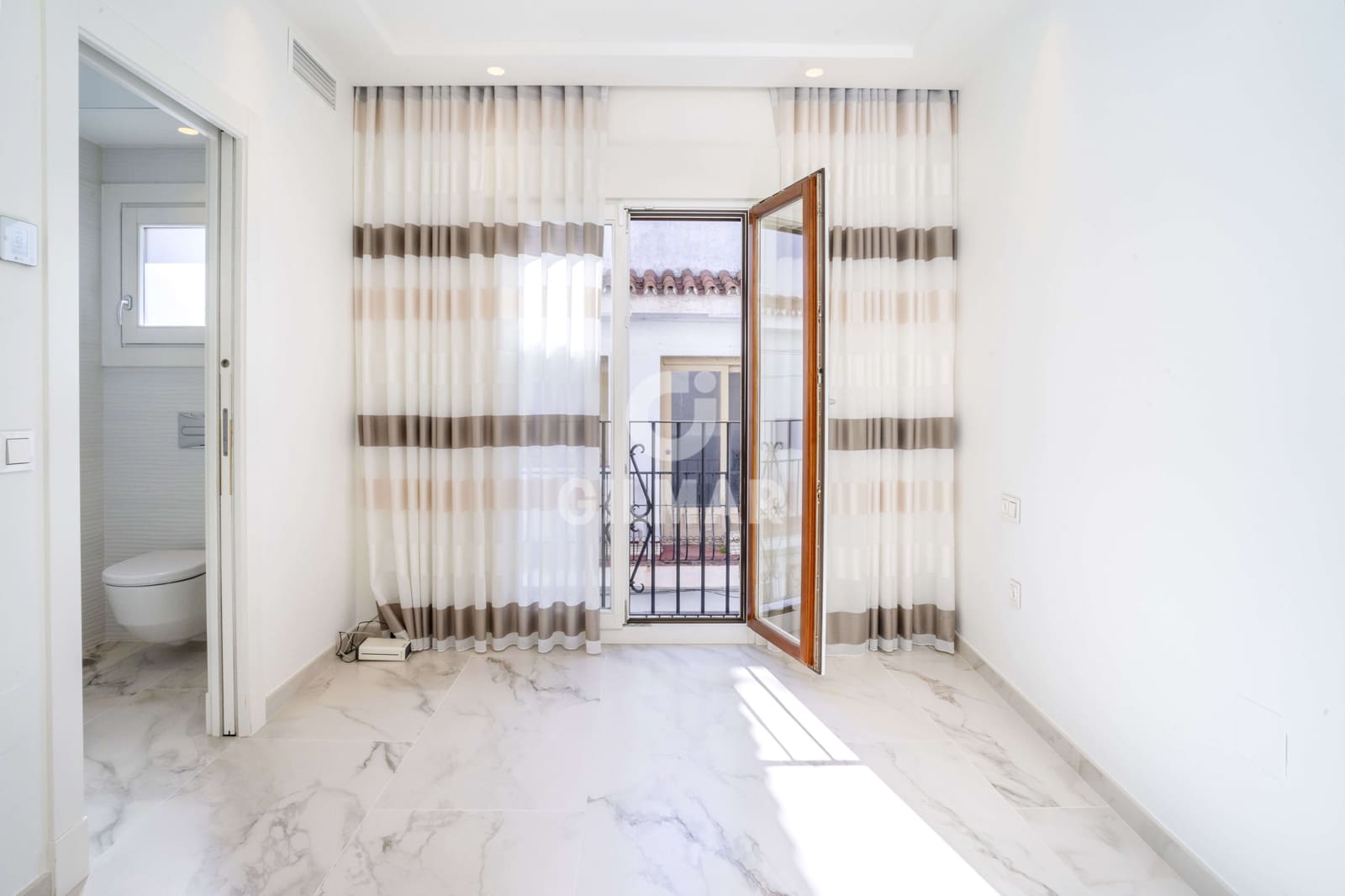 3 soveværelse Rækkehus til salg i Estepona med garage - € 1.400.000 (Ref: 9205966)