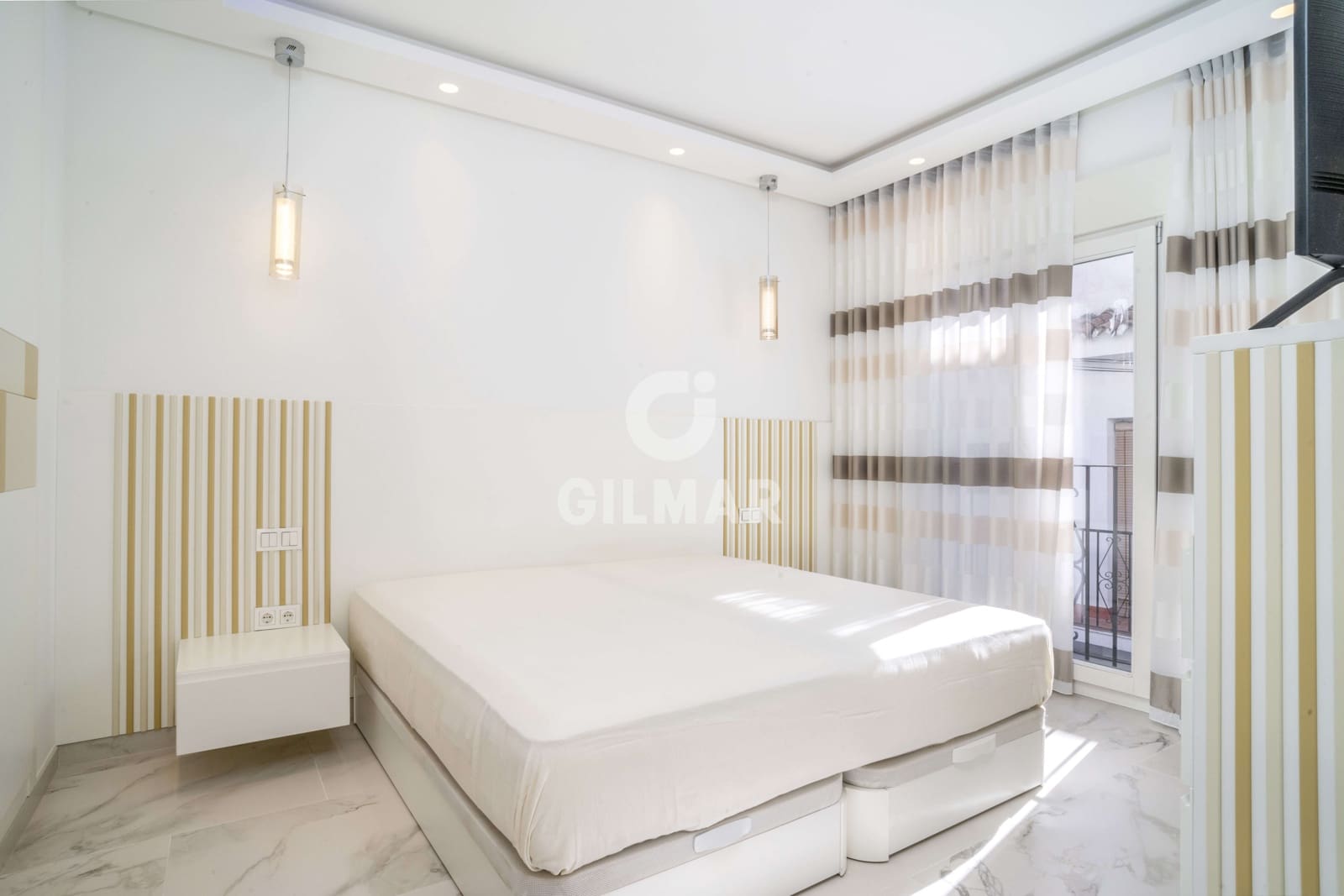 3 soveværelse Rækkehus til salg i Estepona med garage - € 1.400.000 (Ref: 9205966)