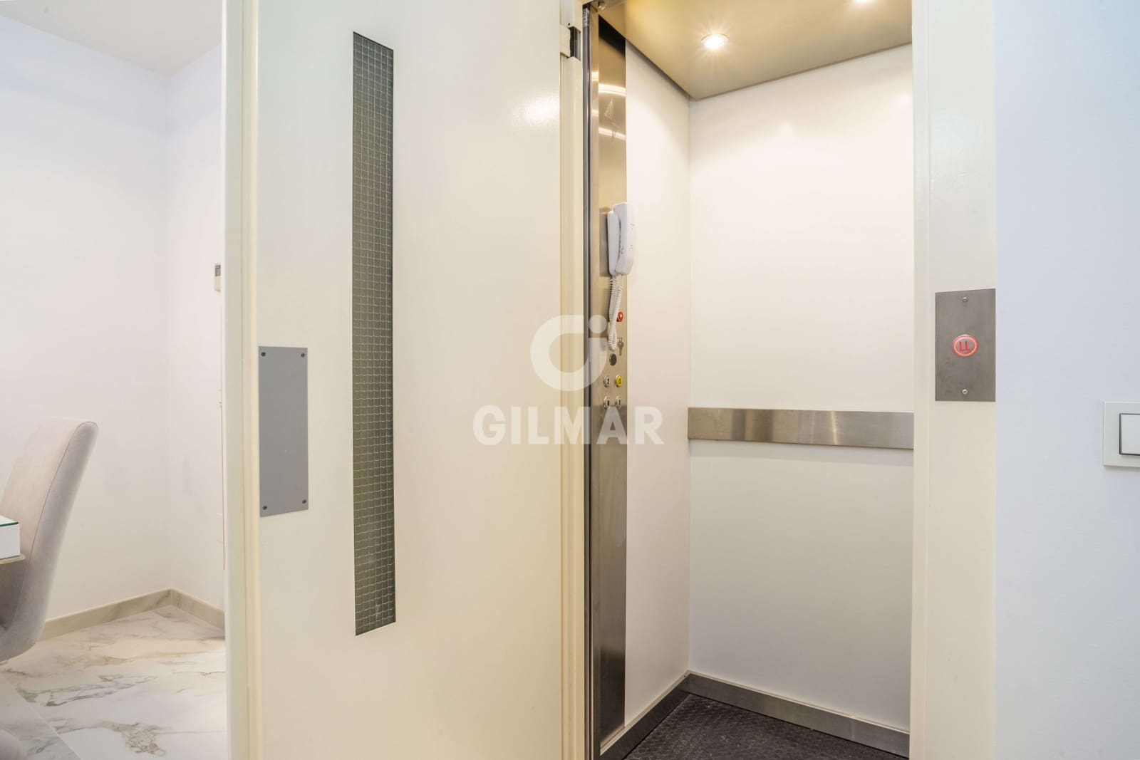 3 soveværelse Rækkehus til salg i Estepona med garage - € 1.400.000 (Ref: 9205966)