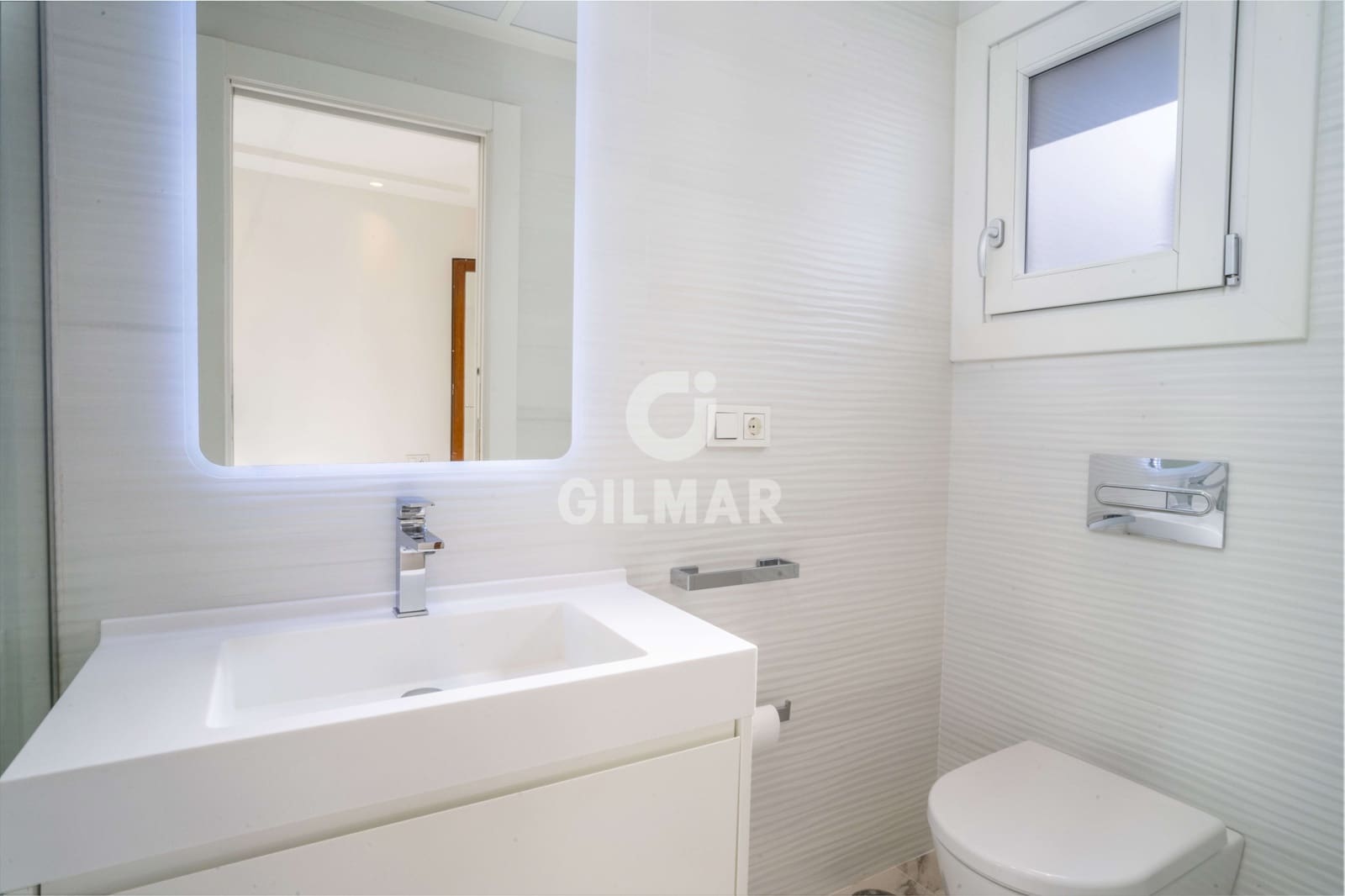 3 soveværelse Rækkehus til salg i Estepona med garage - € 1.400.000 (Ref: 9205966)