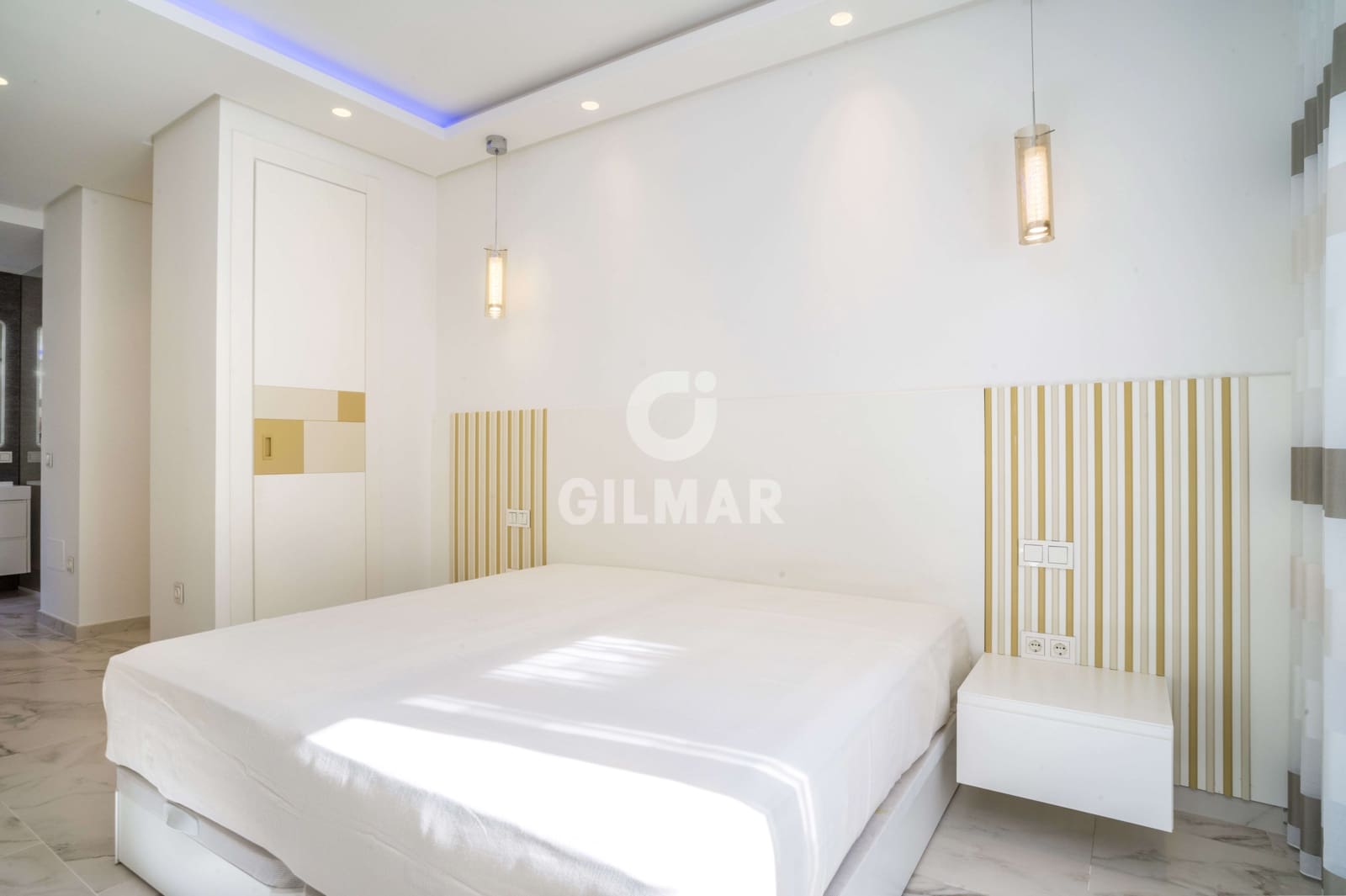 3 soveværelse Rækkehus til salg i Estepona med garage - € 1.400.000 (Ref: 9205966)