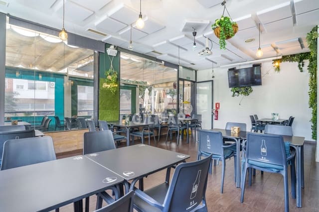 Kommersiell til salgs i Huerta Nueva, Estepona - € 289 000 (Ref: 9205971)