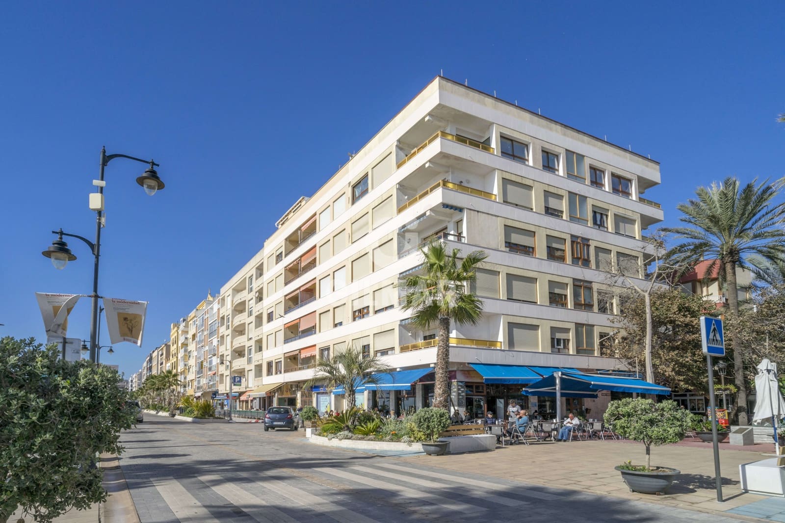 3 slaapkamer Flat te koop in Estepona - € 425.000 (Ref: 9205973)