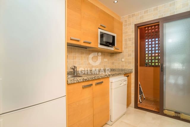 2 makuuhuone Kattohuoneisto myytävänä paikassa Buenas Noches, Estepona mukana uima-altaan 
autotalli - 475 000 € (Ref: 9205974)