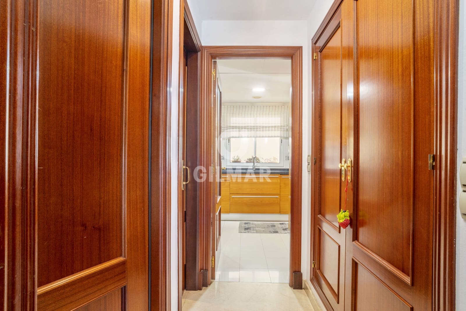 4 soverom Kjedet enebolig til salgs i Estepona med garasje - € 650 000 (Ref: 9205975)