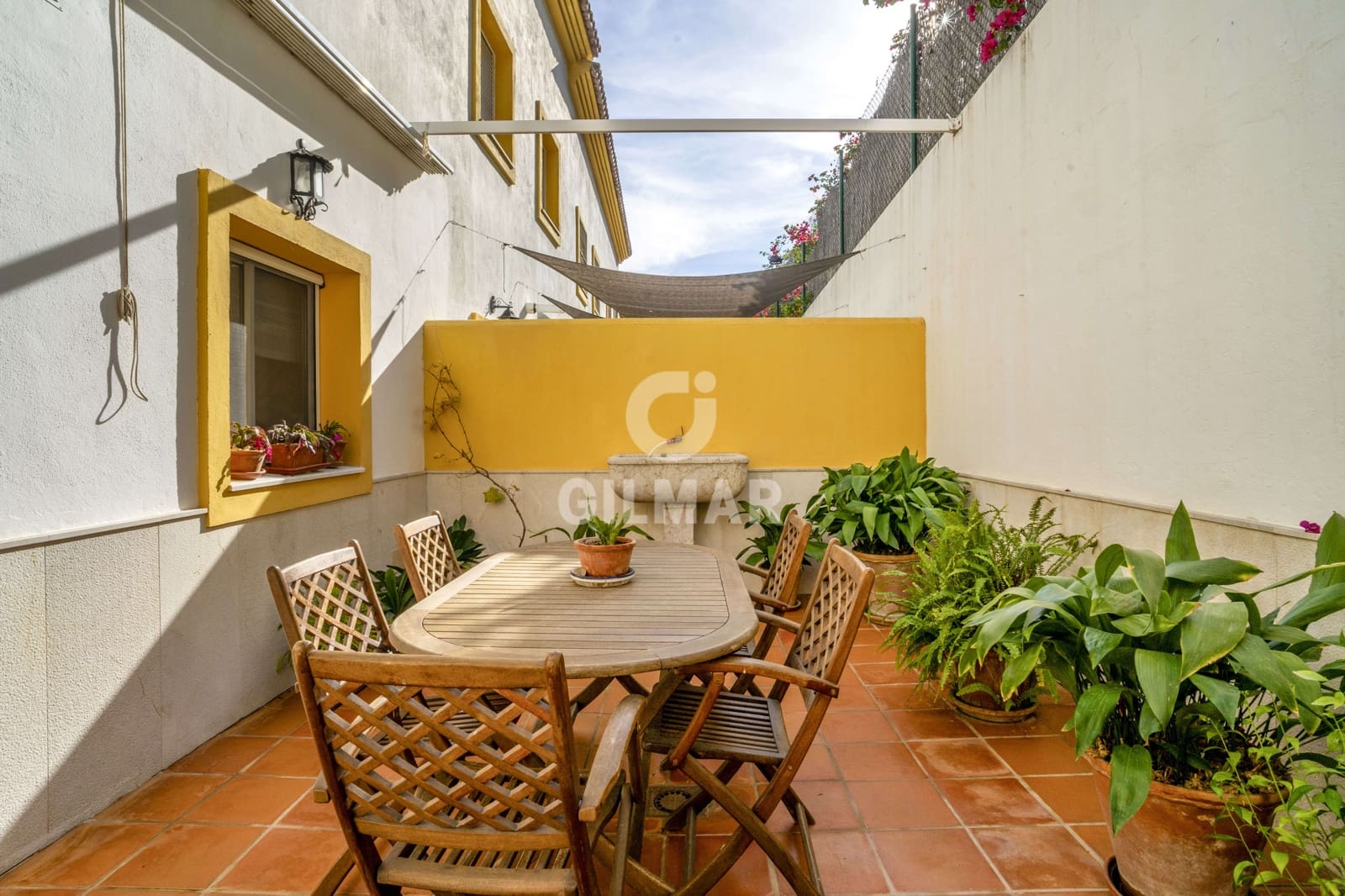 4 soverom Kjedet enebolig til salgs i Estepona med garasje - € 650 000 (Ref: 9205975)