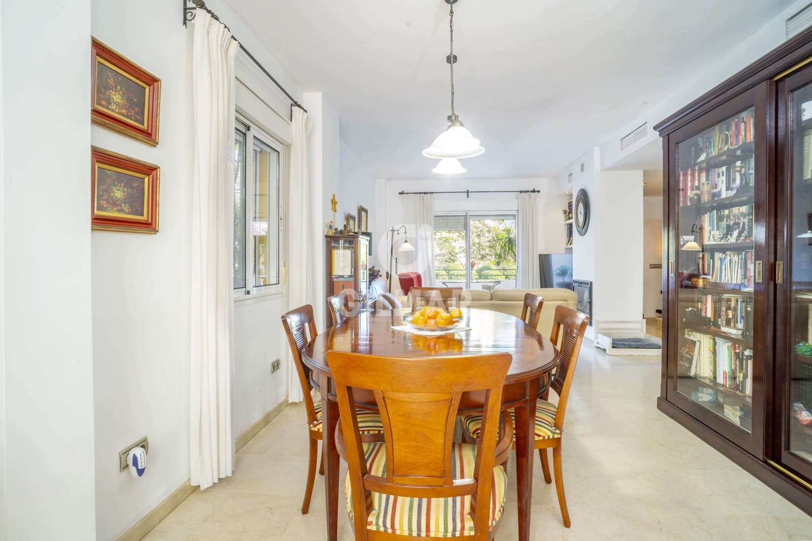 4 soverom Kjedet enebolig til salgs i Estepona med garasje - € 650 000 (Ref: 9205975)