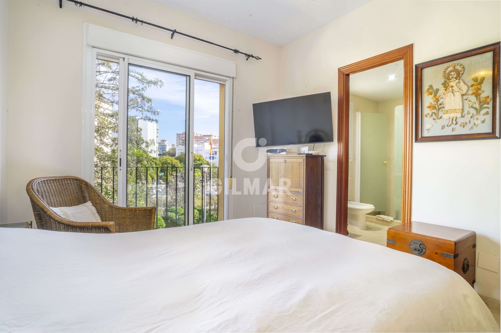 4 soverom Kjedet enebolig til salgs i Estepona med garasje - € 650 000 (Ref: 9205975)