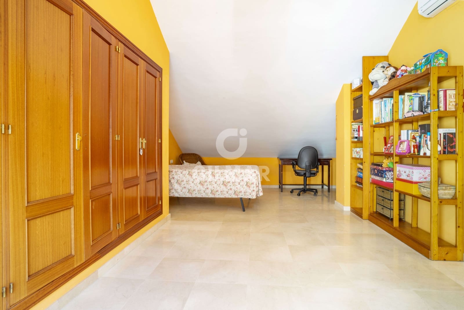 4 soverom Kjedet enebolig til salgs i Estepona med garasje - € 650 000 (Ref: 9205975)