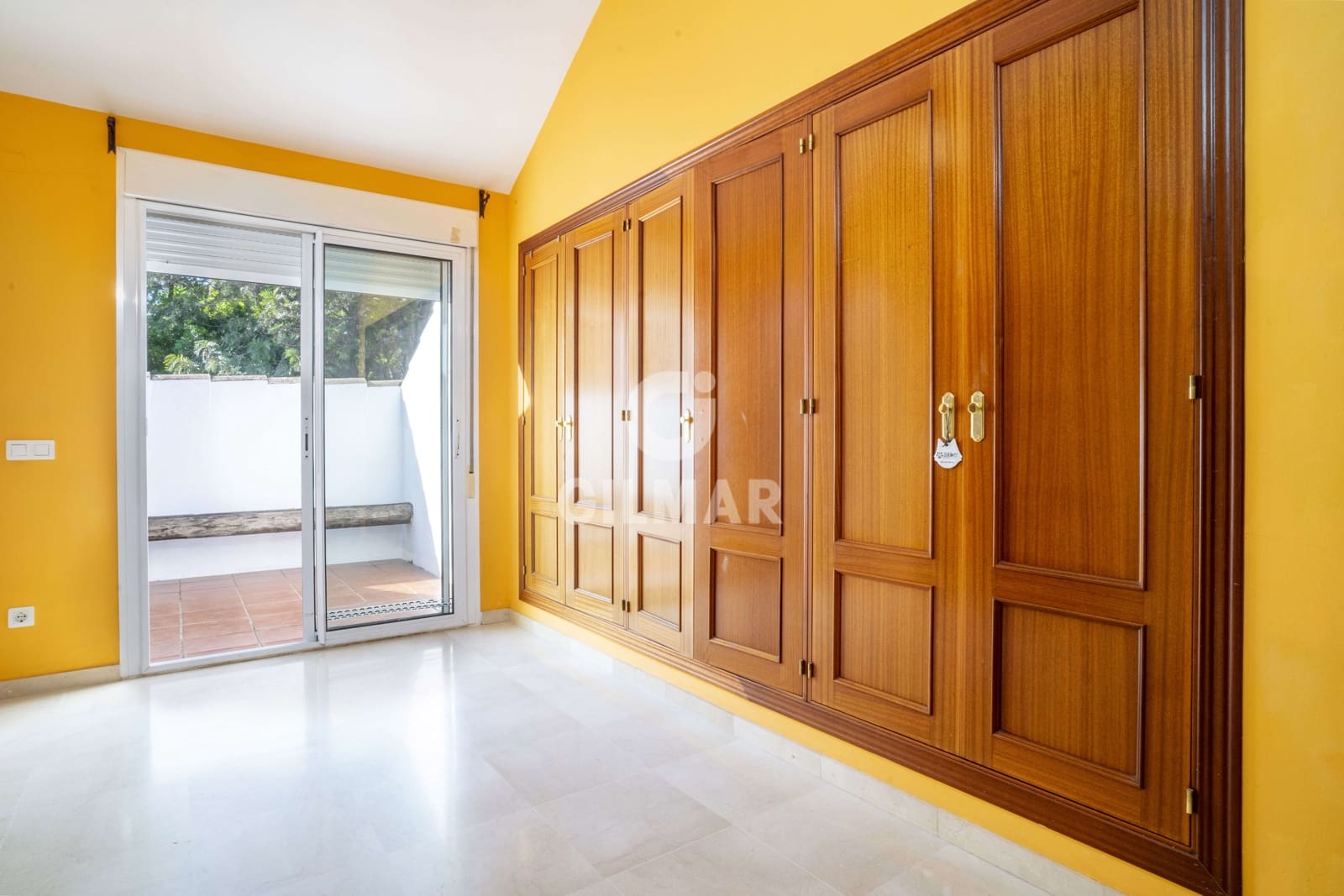 4 soverom Kjedet enebolig til salgs i Estepona med garasje - € 650 000 (Ref: 9205975)