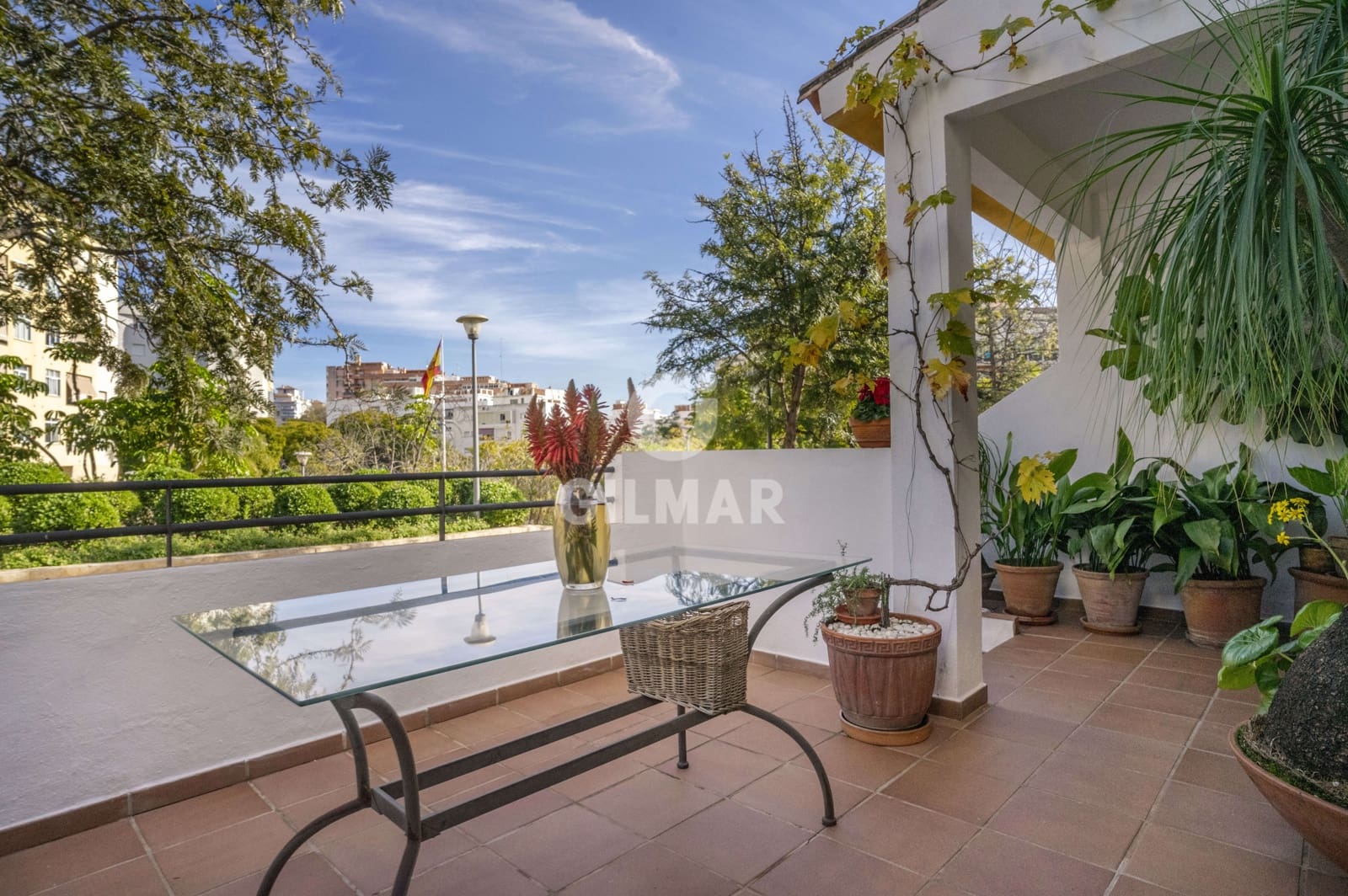 4 soverom Kjedet enebolig til salgs i Estepona med garasje - € 650 000 (Ref: 9205975)