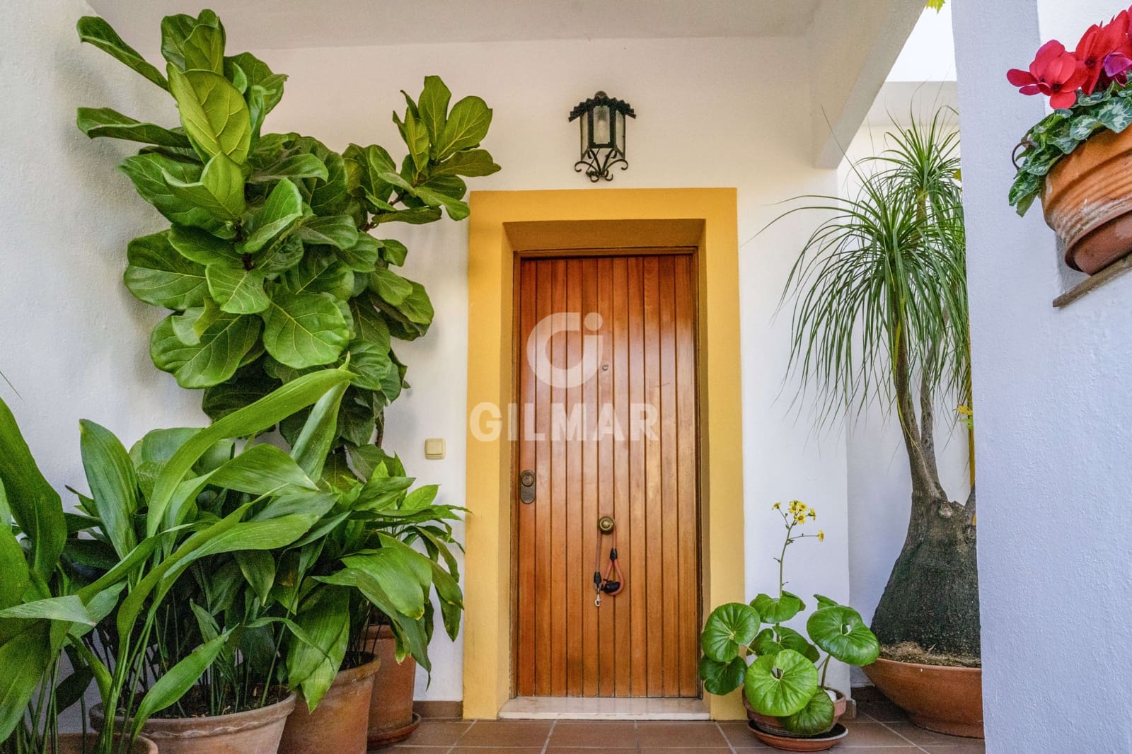 4 soverom Kjedet enebolig til salgs i Estepona med garasje - € 650 000 (Ref: 9205975)