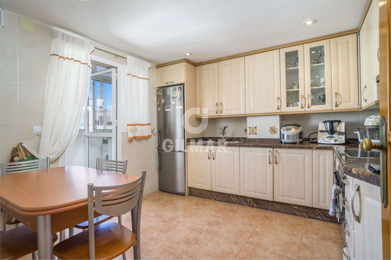 3 sypialnia Penthouse na sprzedaż w Estepona z garażem - 565 000 € (Ref: 9205976)