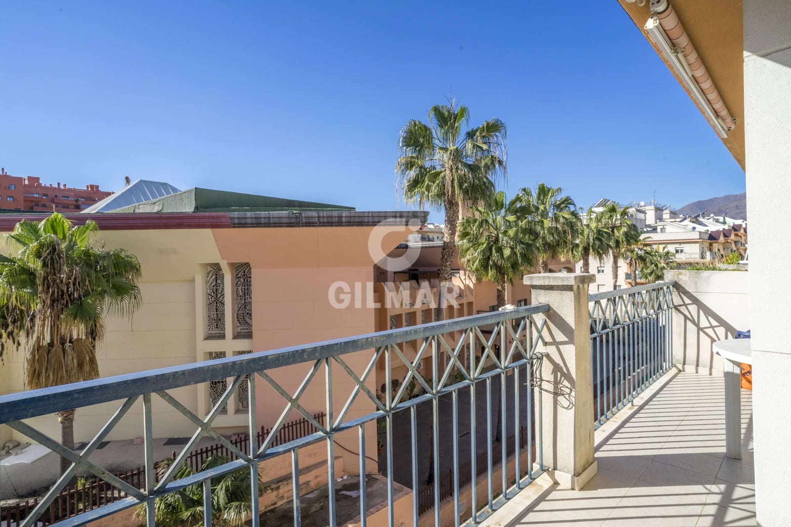 3 sypialnia Penthouse na sprzedaż w Estepona z garażem - 565 000 € (Ref: 9205976)