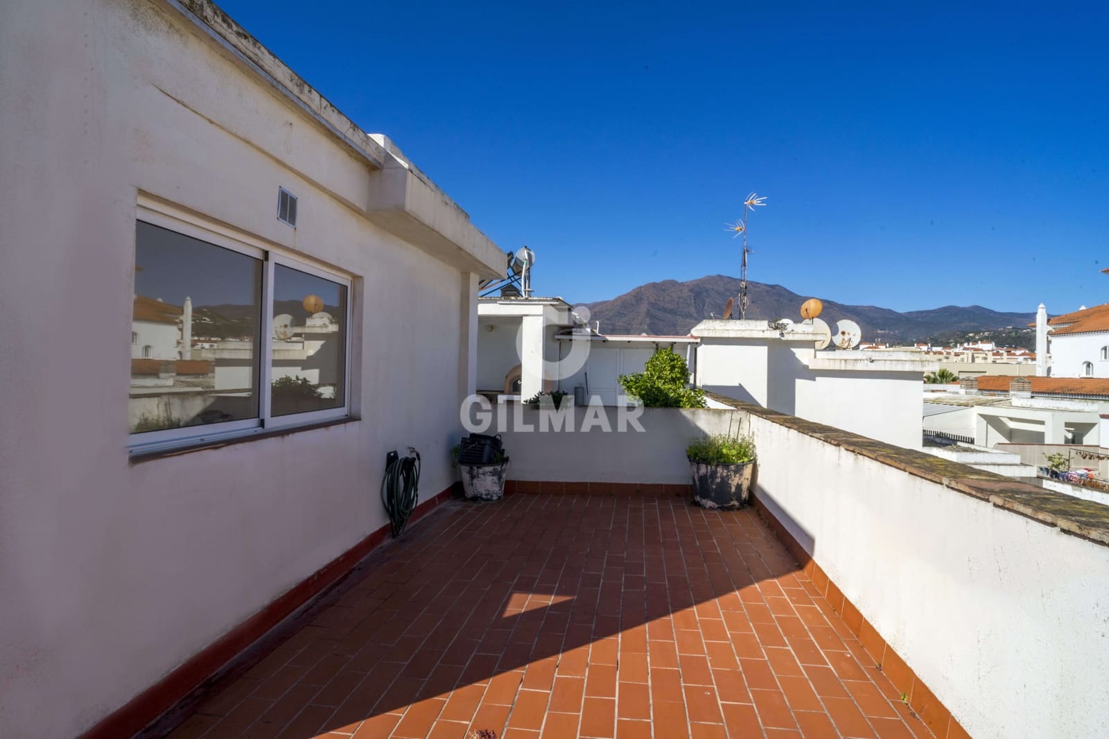 3 sypialnia Penthouse na sprzedaż w Estepona z garażem - 565 000 € (Ref: 9205976)