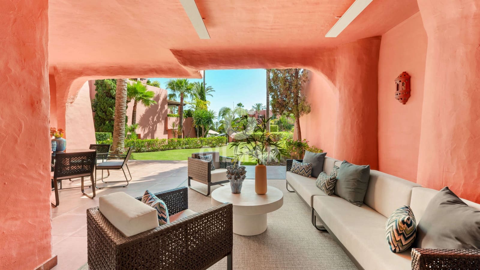 3 camera da letto Appartamento in vendita in New Golden Mile con piscina garage - 1.825.000 € (Rif: 9205977)