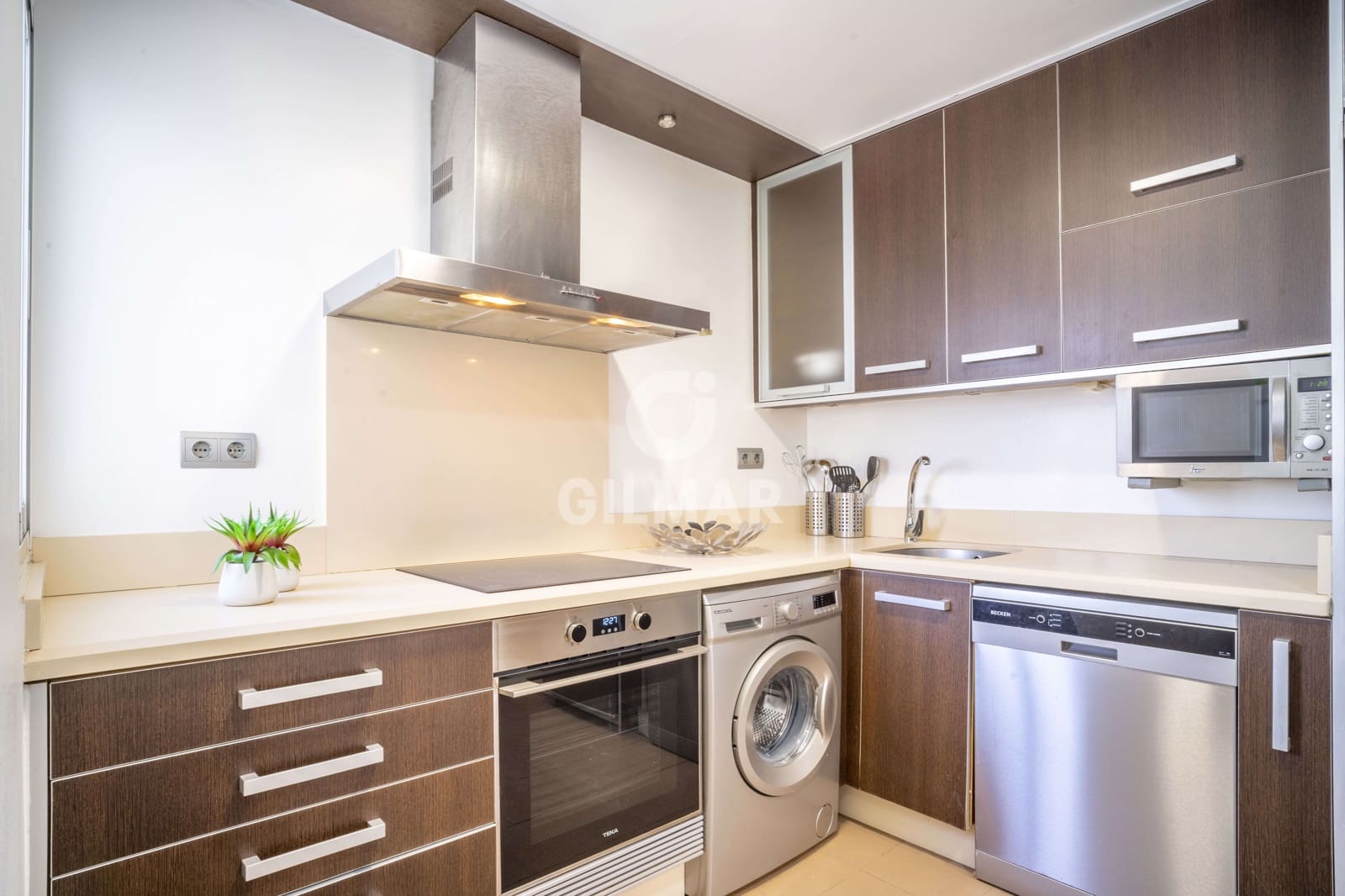 Piso de 3 habitaciones en Estepona en venta - 450.000 € (Ref: 9205981)