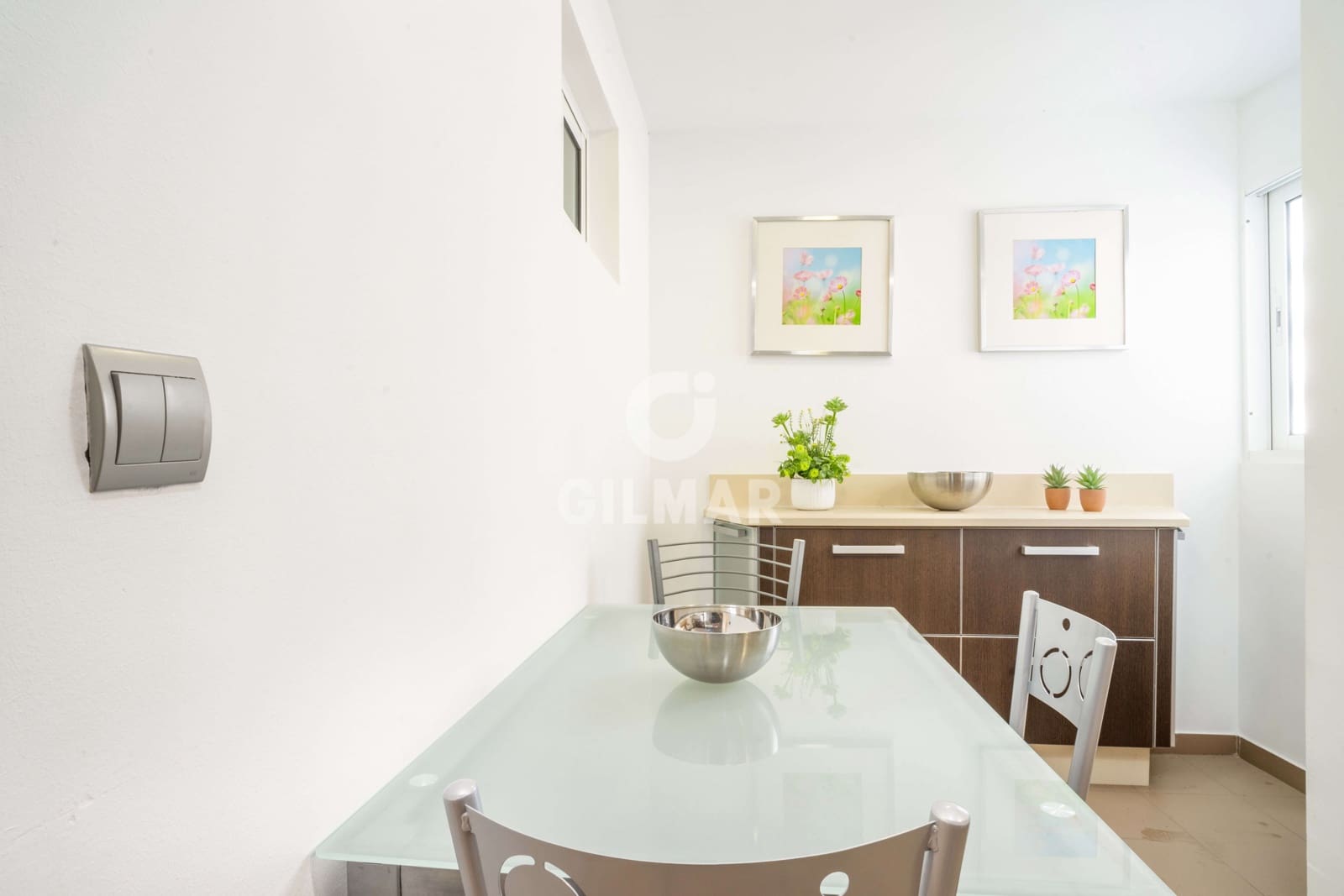 Piso de 3 habitaciones en Estepona en venta - 450.000 € (Ref: 9205981)