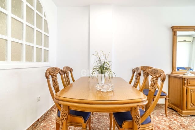 Piso de 3 habitaciones en Centro, Estepona en venta - 450.000 € (Ref: 9205981)