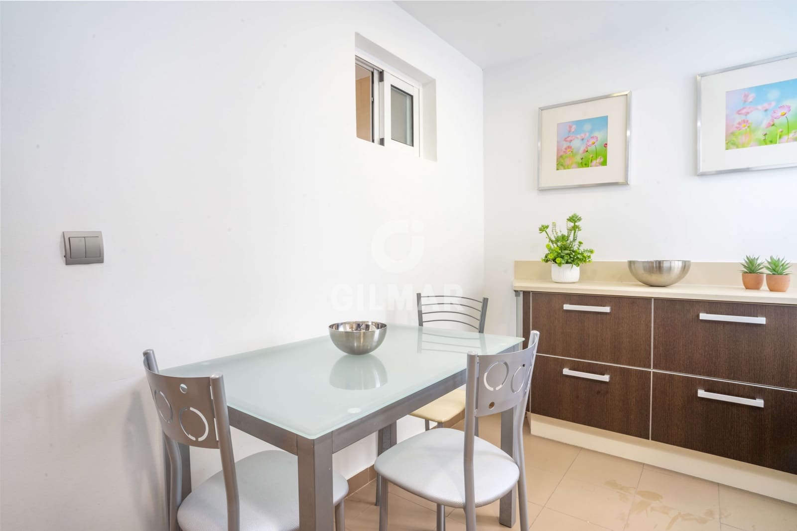 Piso de 3 habitaciones en Estepona en venta - 450.000 € (Ref: 9205981)