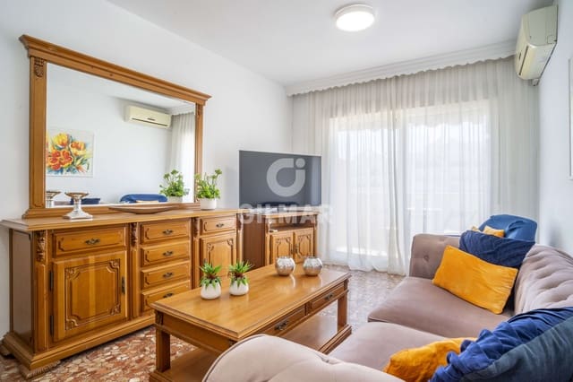 Piso de 3 habitaciones en Centro, Estepona en venta - 450.000 € (Ref: 9205981)