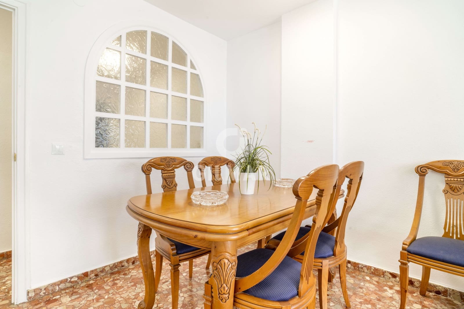 Piso de 3 habitaciones en Estepona en venta - 450.000 € (Ref: 9205981)