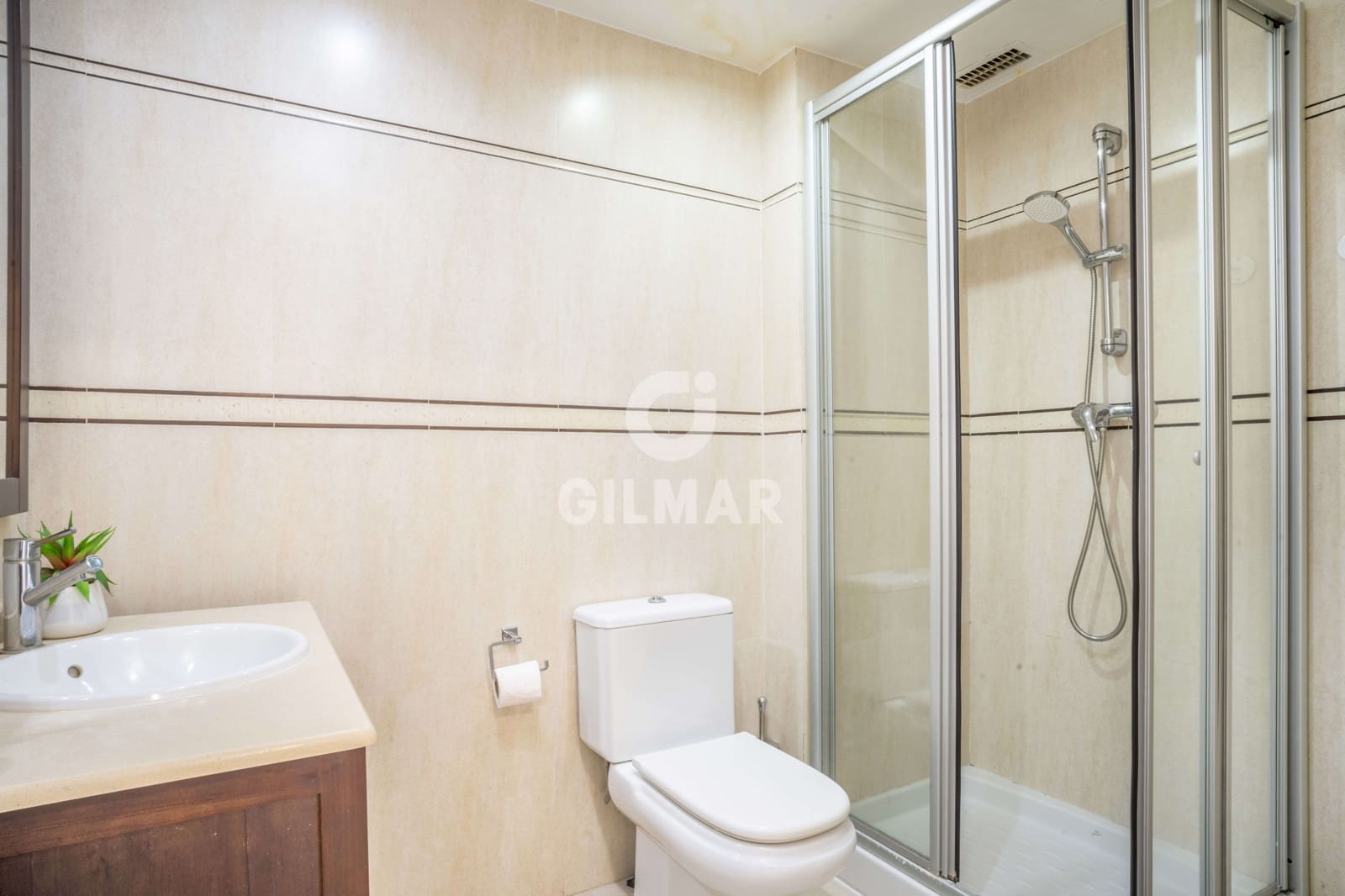 Piso de 3 habitaciones en Estepona en venta - 450.000 € (Ref: 9205981)