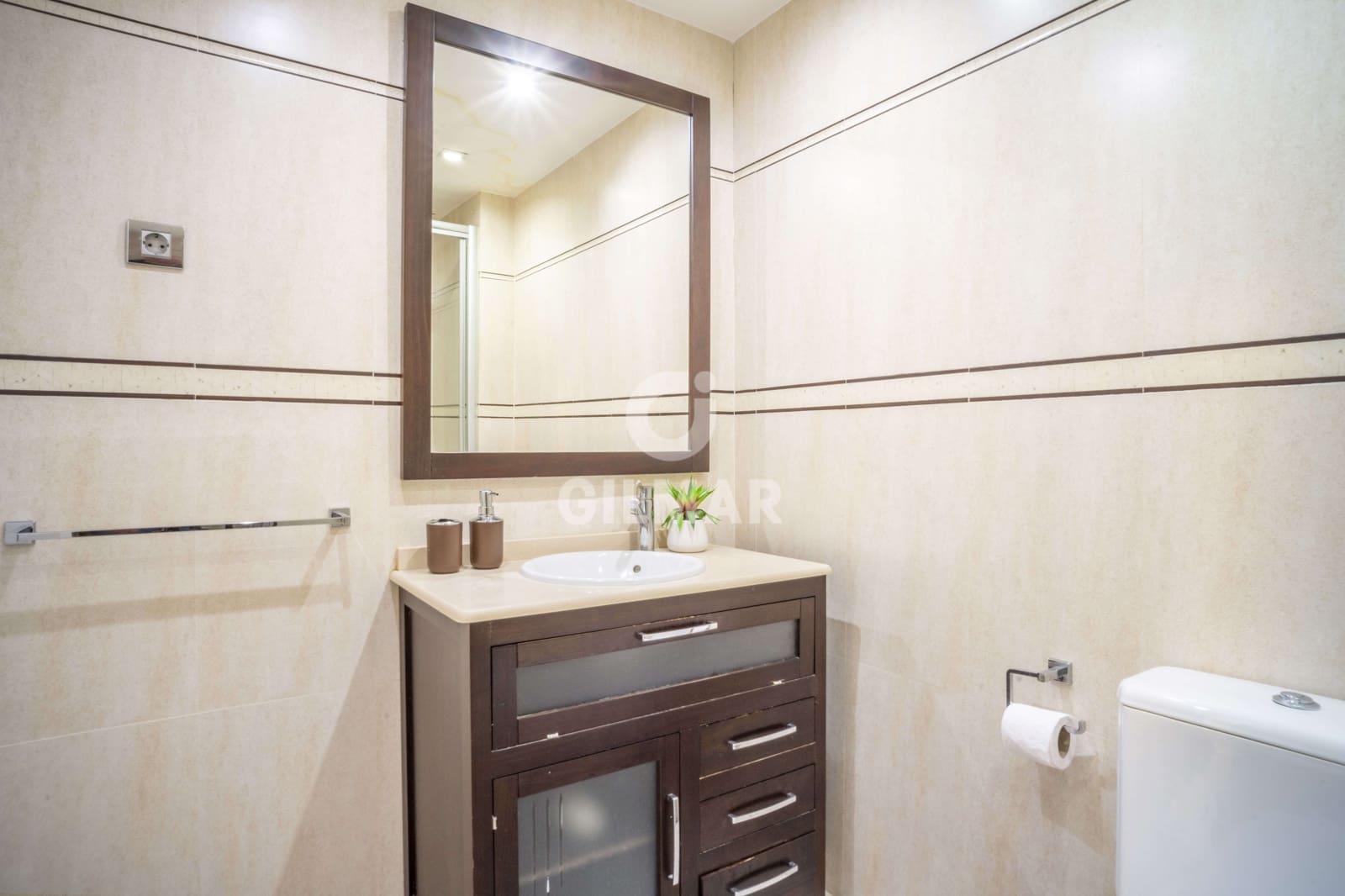 Piso de 3 habitaciones en Estepona en venta - 450.000 € (Ref: 9205981)