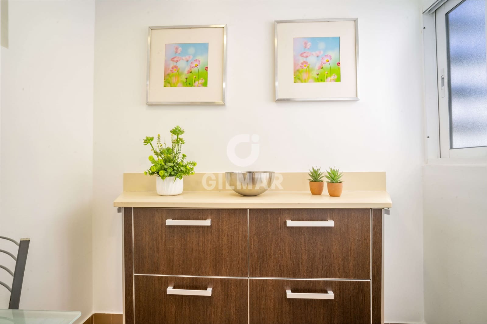 Piso de 3 habitaciones en Estepona en venta - 450.000 € (Ref: 9205981)