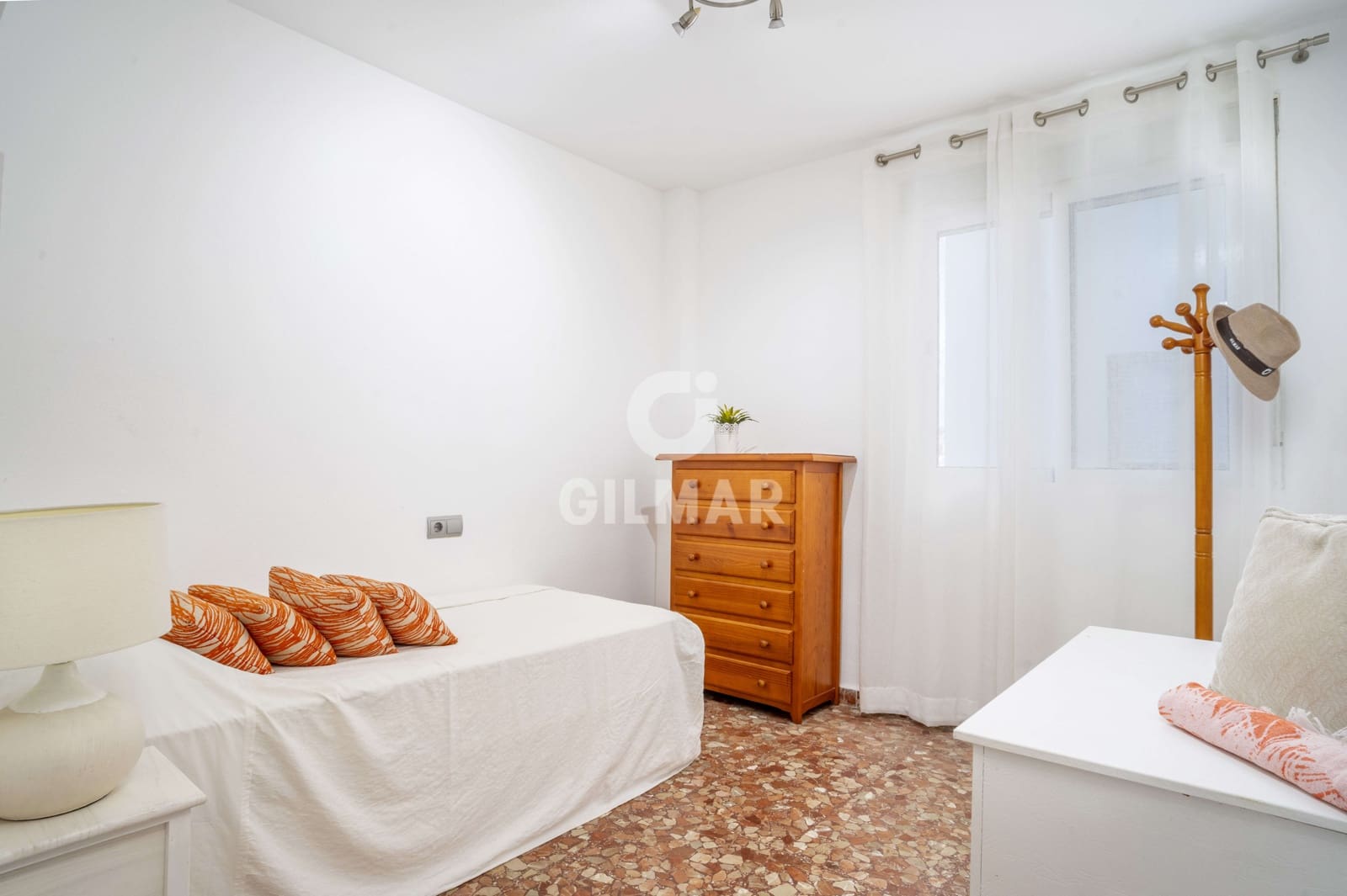 Piso de 3 habitaciones en Estepona en venta - 450.000 € (Ref: 9205981)