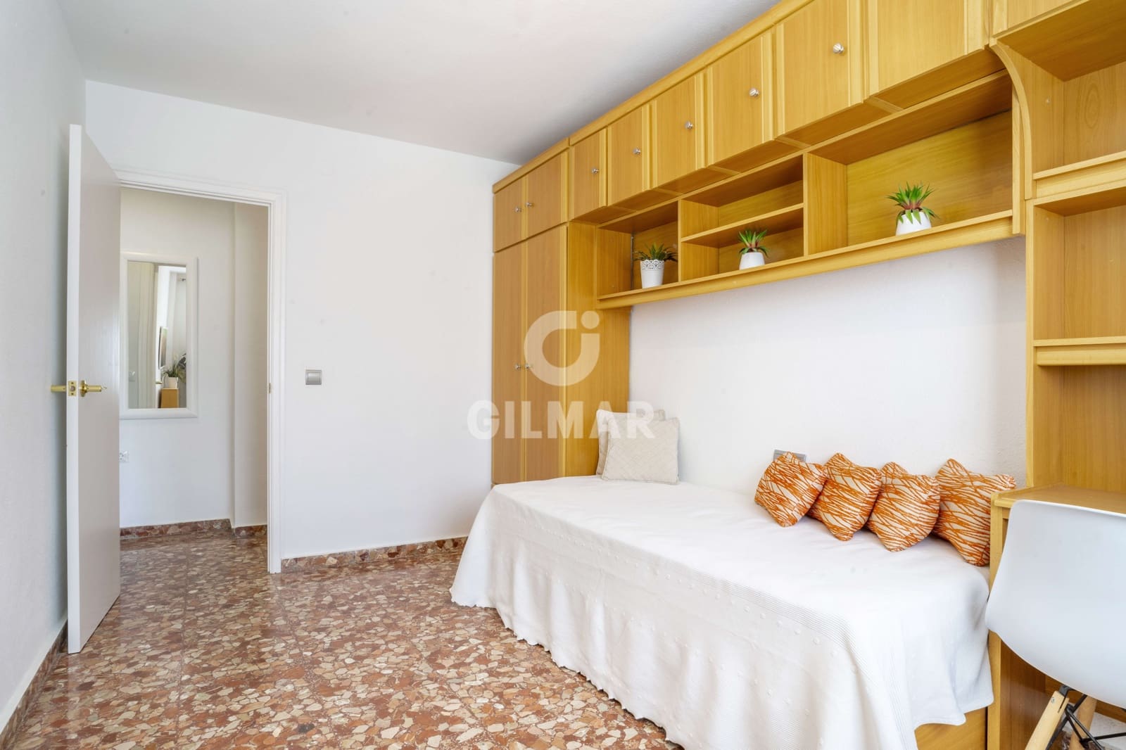 Piso de 3 habitaciones en Estepona en venta - 450.000 € (Ref: 9205981)