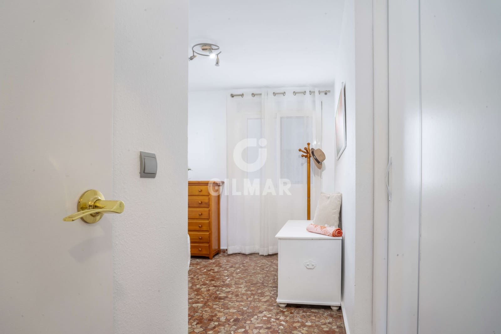 Piso de 3 habitaciones en Estepona en venta - 450.000 € (Ref: 9205981)