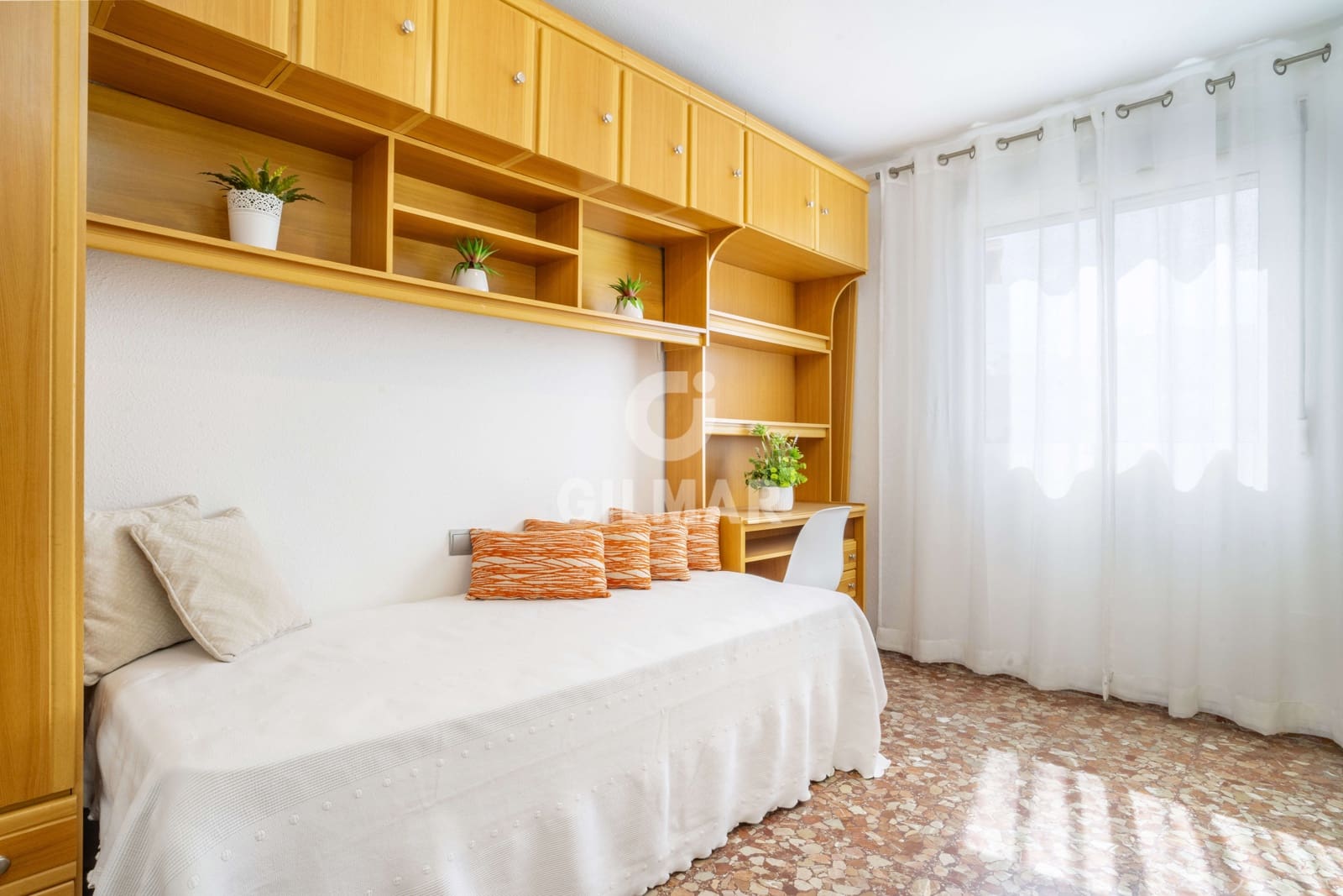 Piso de 3 habitaciones en Estepona en venta - 450.000 € (Ref: 9205981)