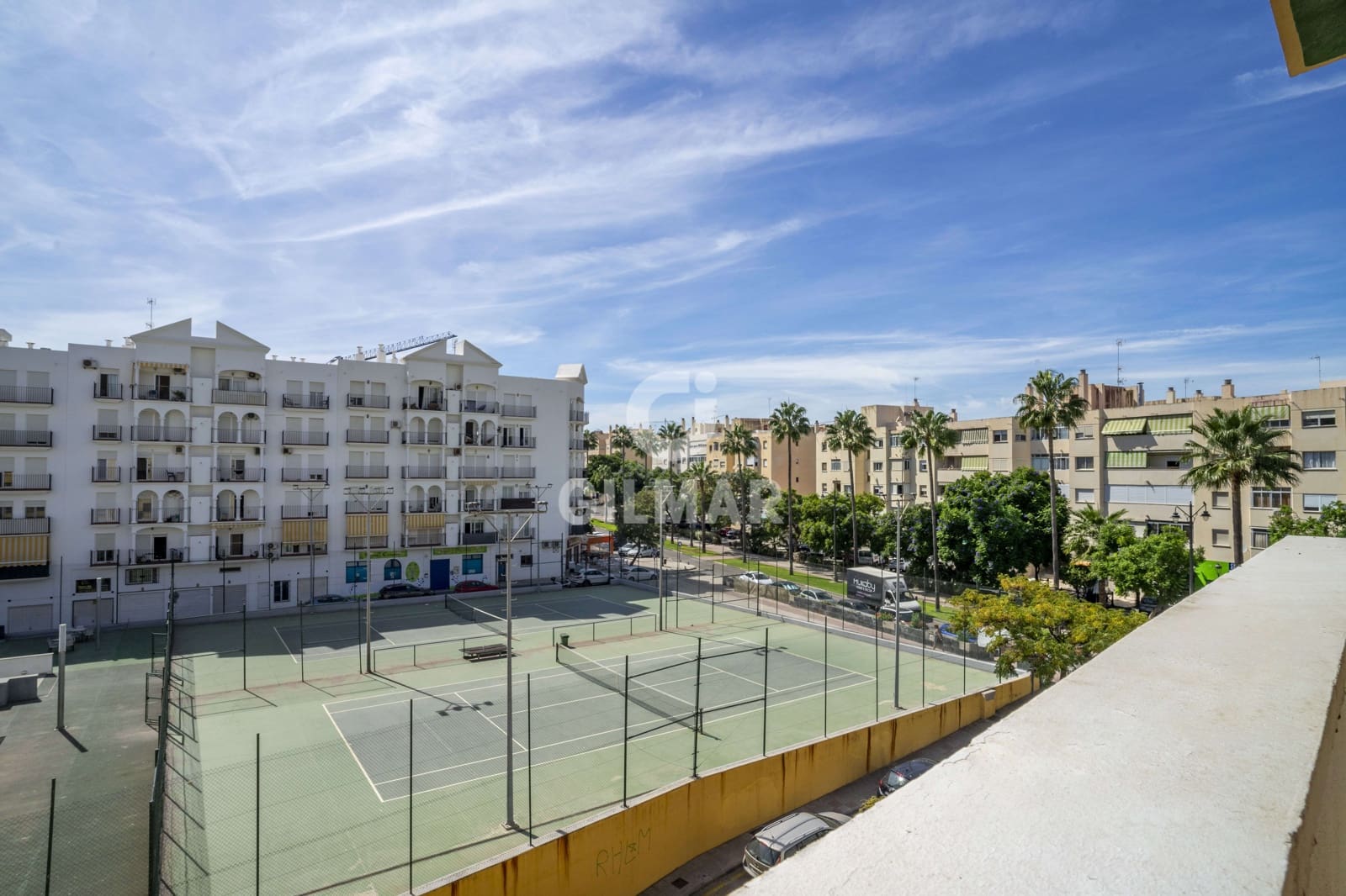 Piso de 3 habitaciones en Estepona en venta - 450.000 € (Ref: 9205981)