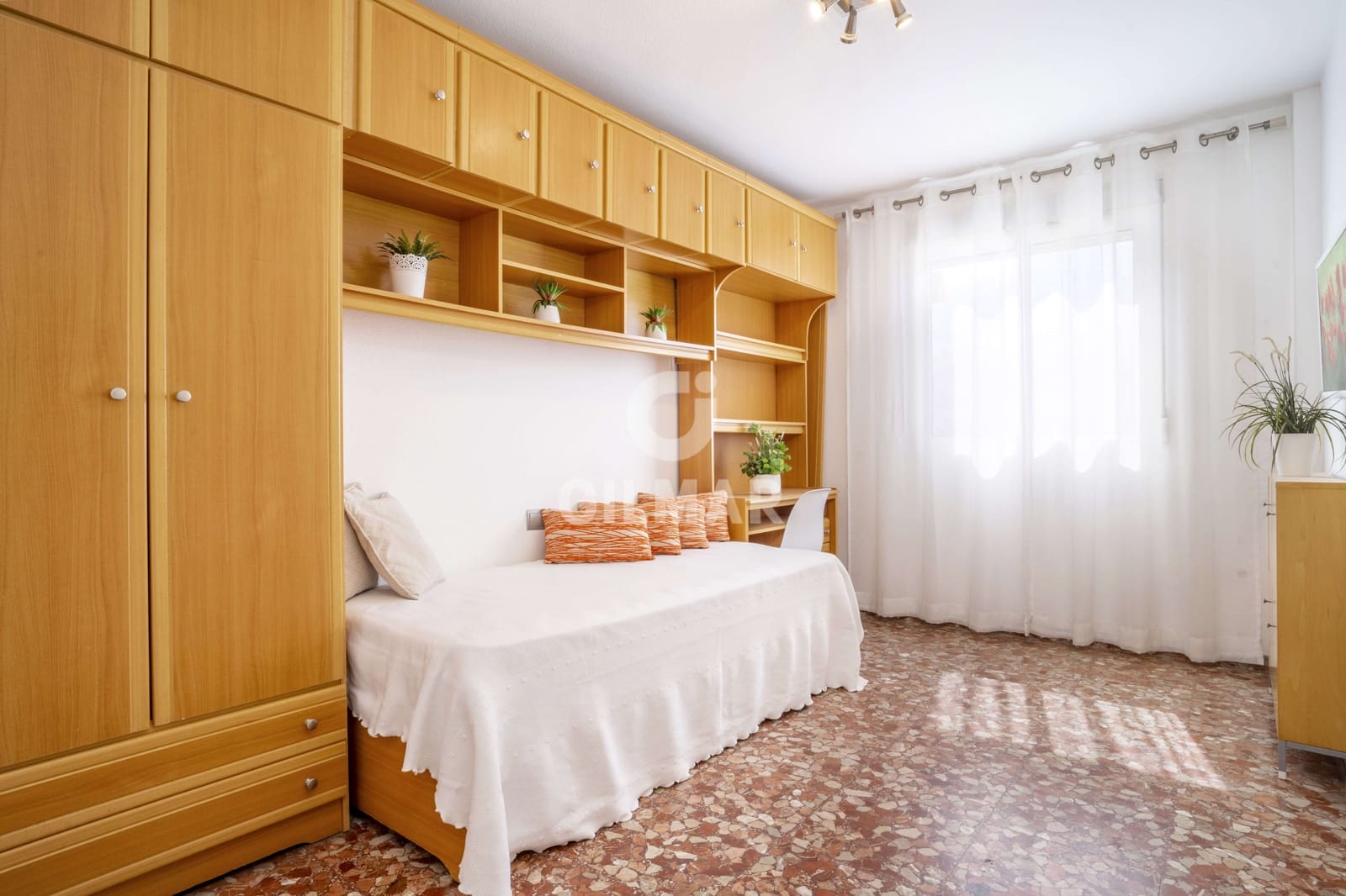 Piso de 3 habitaciones en Estepona en venta - 450.000 € (Ref: 9205981)