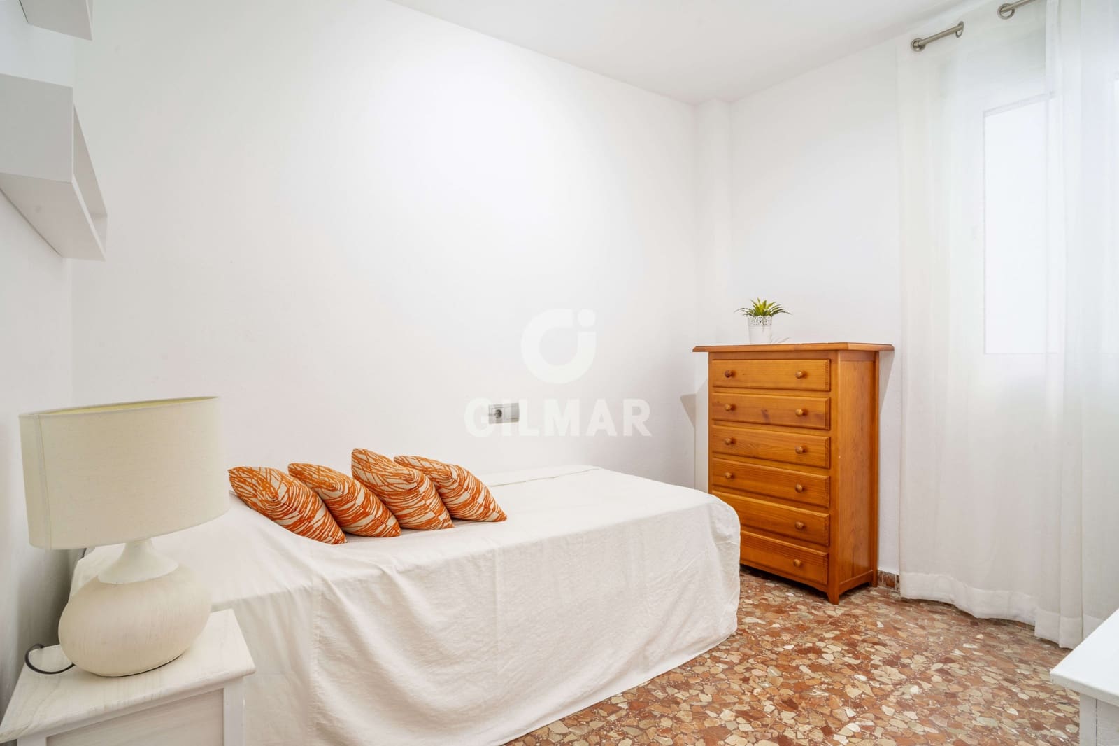 Piso de 3 habitaciones en Estepona en venta - 450.000 € (Ref: 9205981)