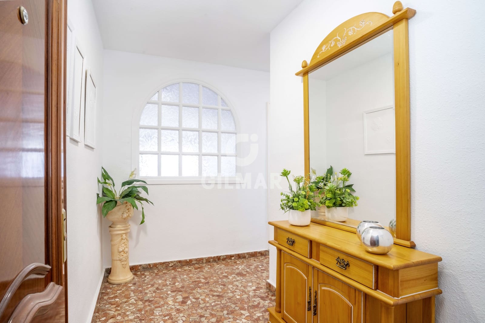 Piso de 3 habitaciones en Estepona en venta - 450.000 € (Ref: 9205981)