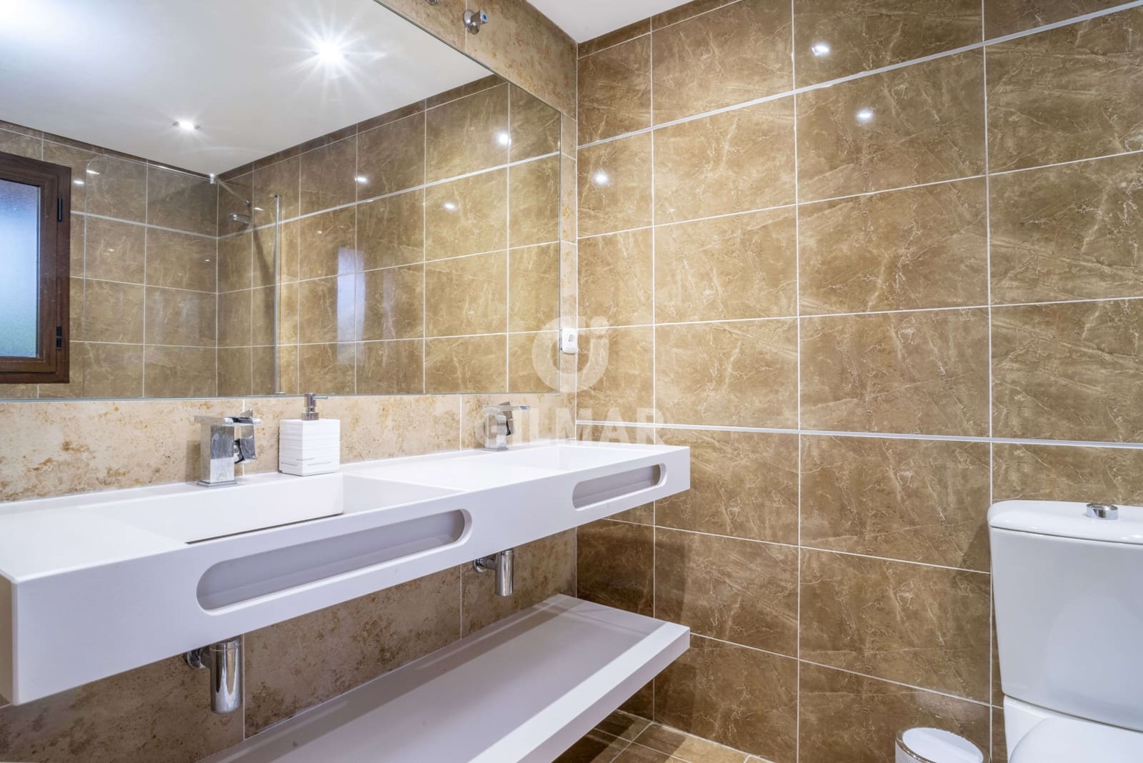 2 soverom Penthouse til salgs i Estepona med svømmebasseng garasje - € 525 000 (Ref: 9205982)