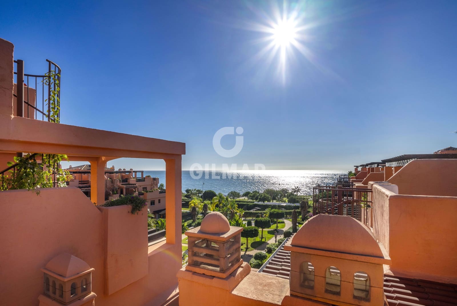 2 soverom Penthouse til salgs i Estepona med svømmebasseng garasje - € 525 000 (Ref: 9205982)
