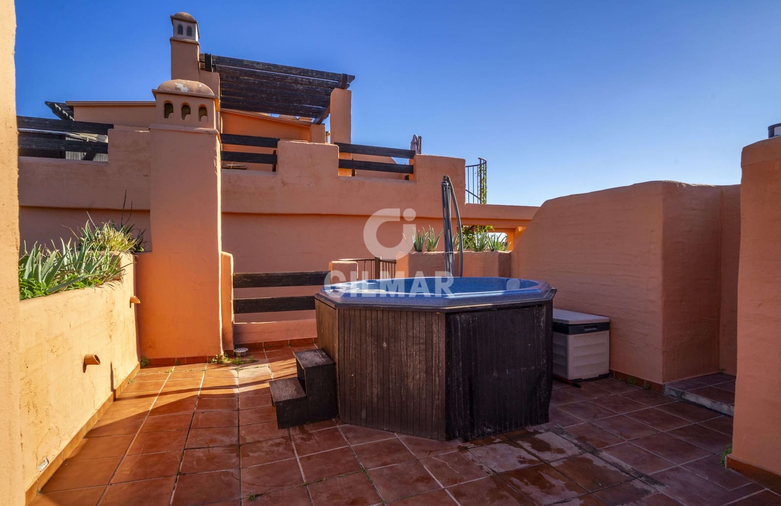 2 soverom Penthouse til salgs i Estepona med svømmebasseng garasje - € 525 000 (Ref: 9205982)