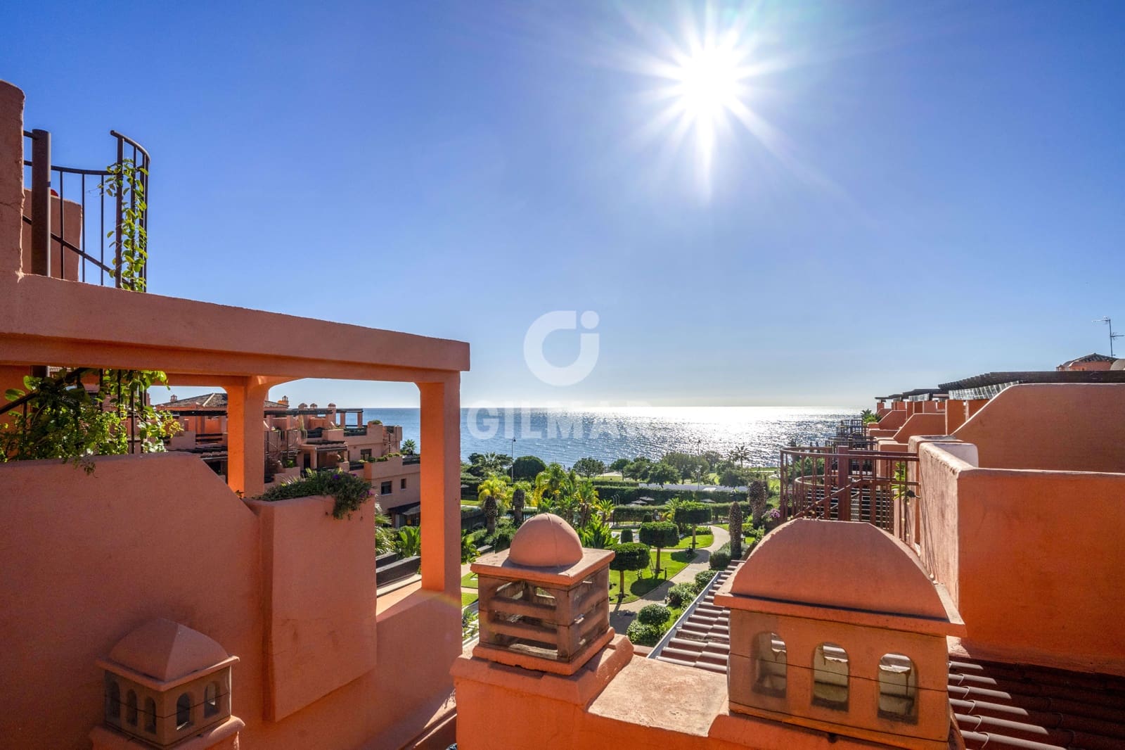 2 soverom Penthouse til salgs i Estepona med svømmebasseng garasje - € 525 000 (Ref: 9205982)