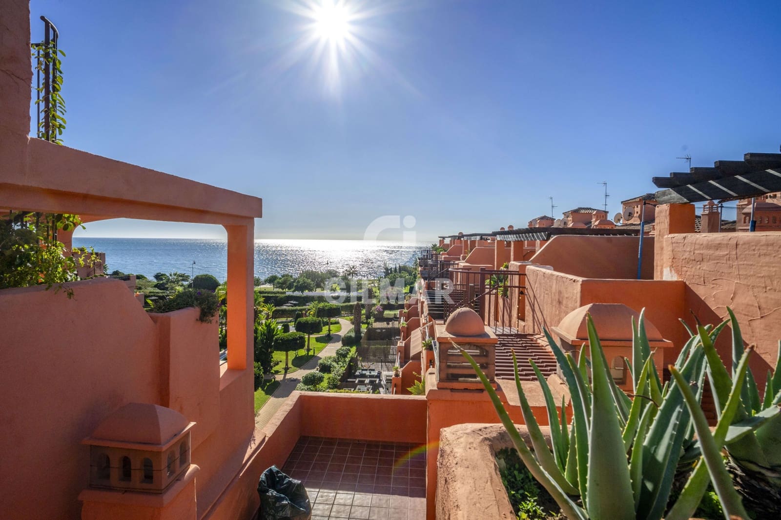 2 soverom Penthouse til salgs i Estepona med svømmebasseng garasje - € 525 000 (Ref: 9205982)