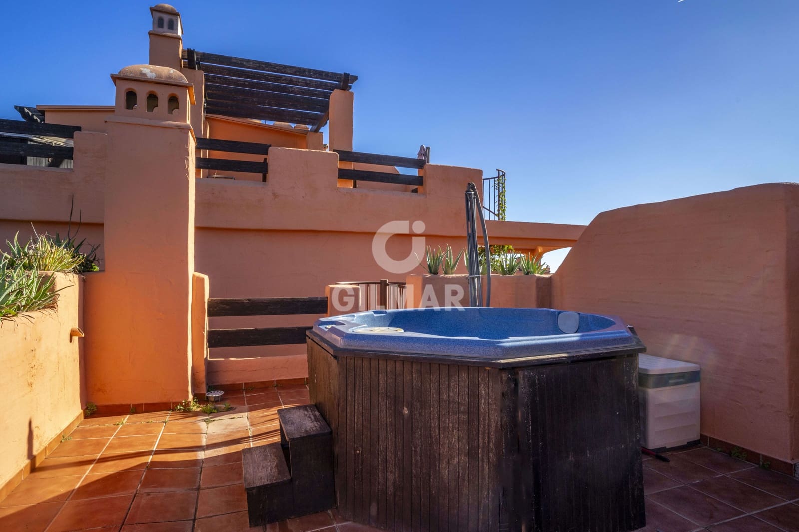 2 soverom Penthouse til salgs i Estepona med svømmebasseng garasje - € 525 000 (Ref: 9205982)