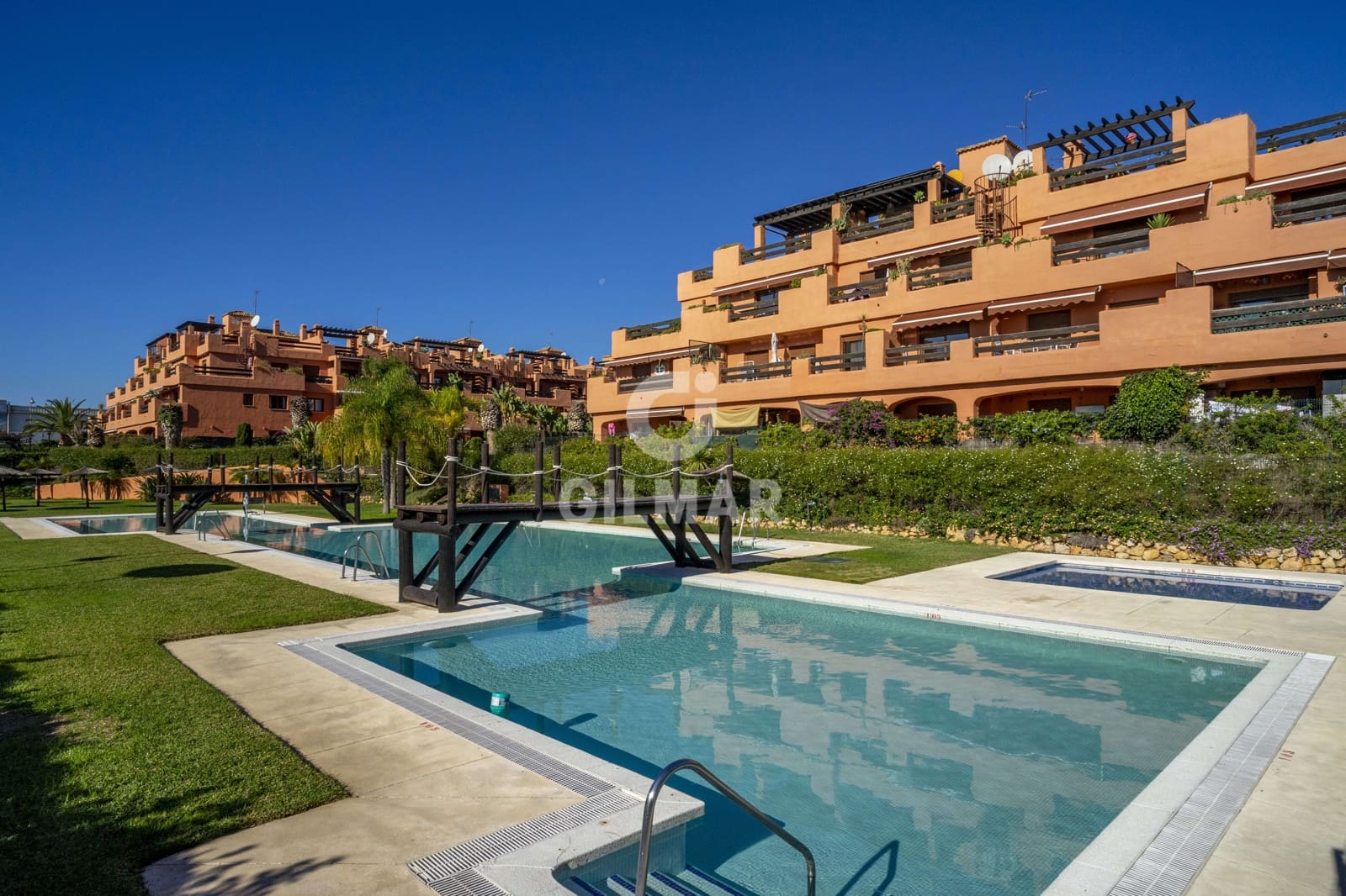 2 soverom Penthouse til salgs i Estepona med svømmebasseng garasje - € 525 000 (Ref: 9205982)
