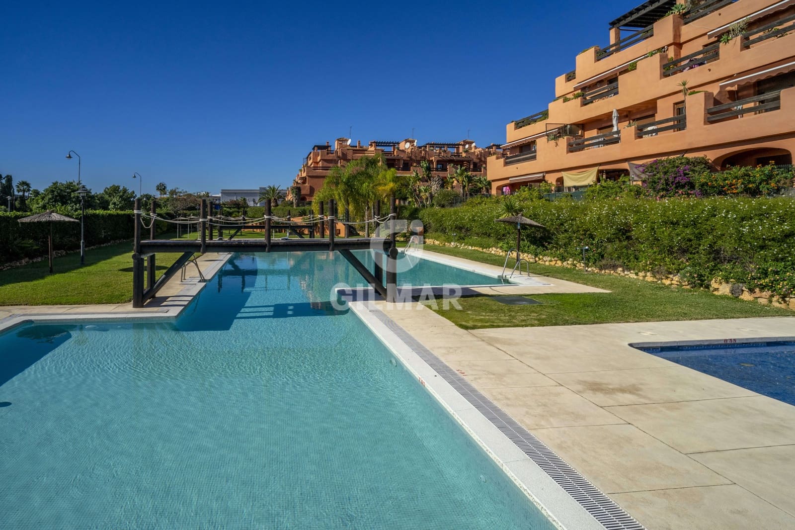 2 soverom Penthouse til salgs i Estepona med svømmebasseng garasje - € 525 000 (Ref: 9205982)