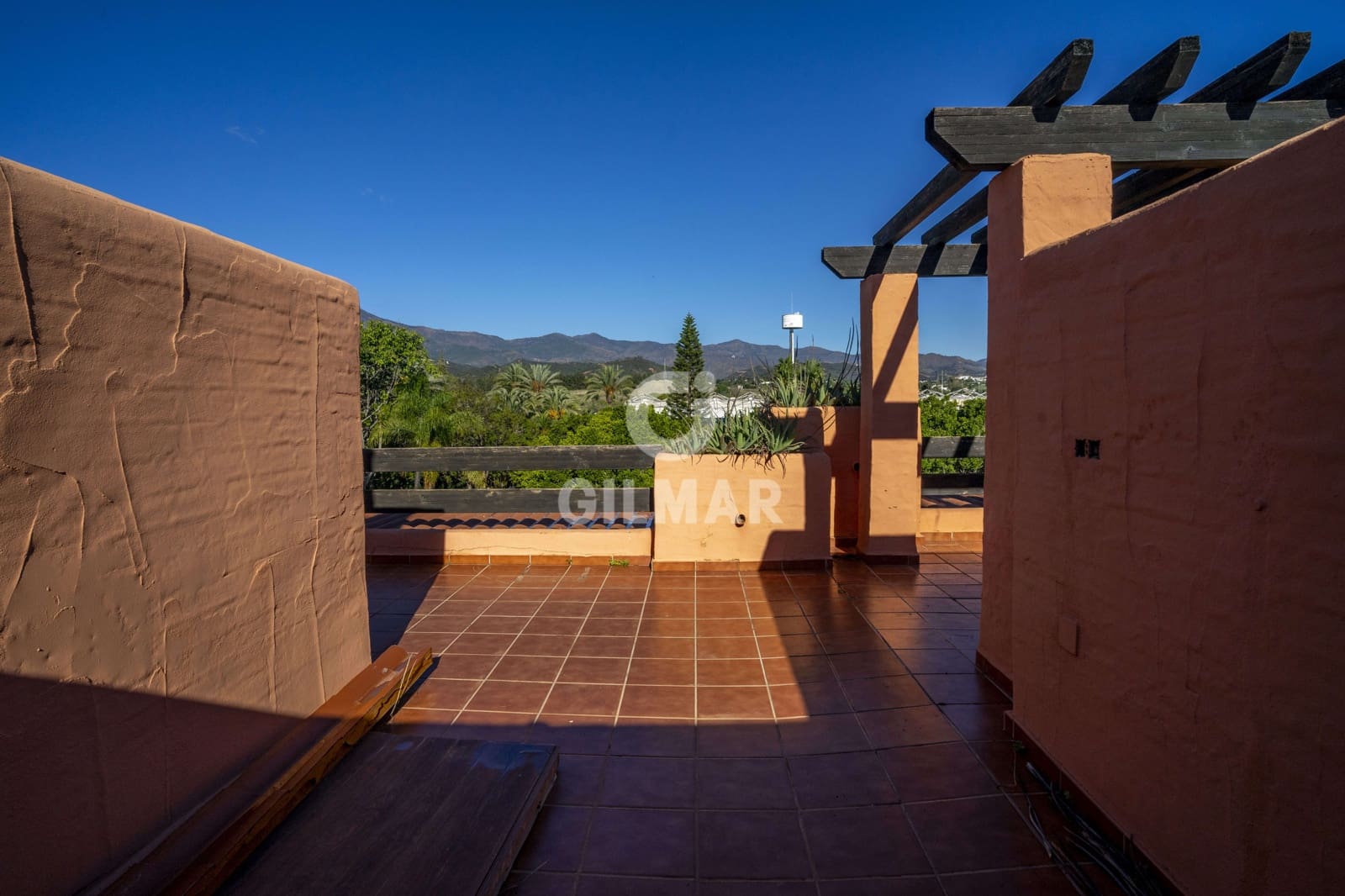 2 soverom Penthouse til salgs i Estepona med svømmebasseng garasje - € 525 000 (Ref: 9205982)