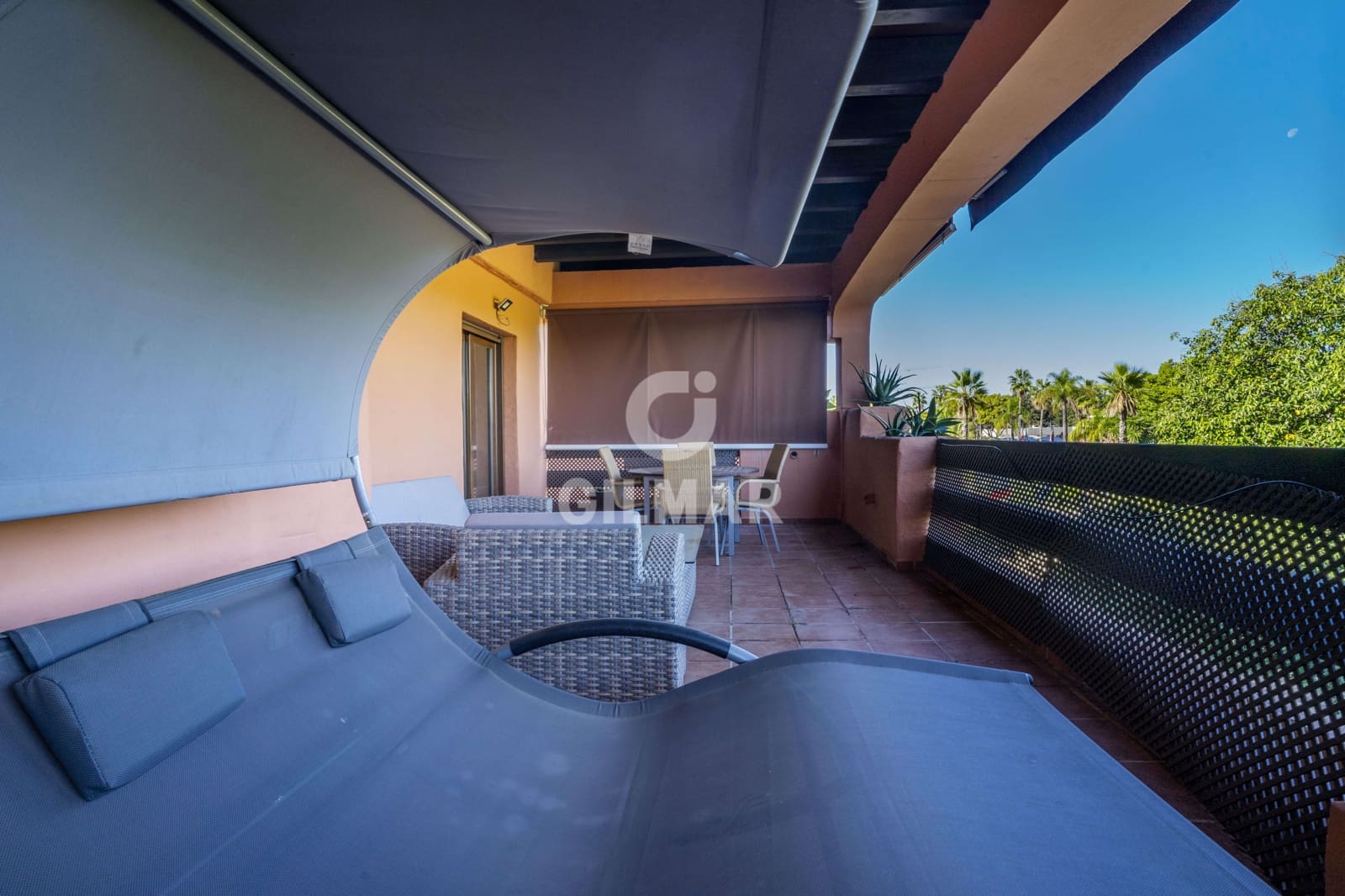 2 soverom Penthouse til salgs i Estepona med svømmebasseng garasje - € 525 000 (Ref: 9205982)